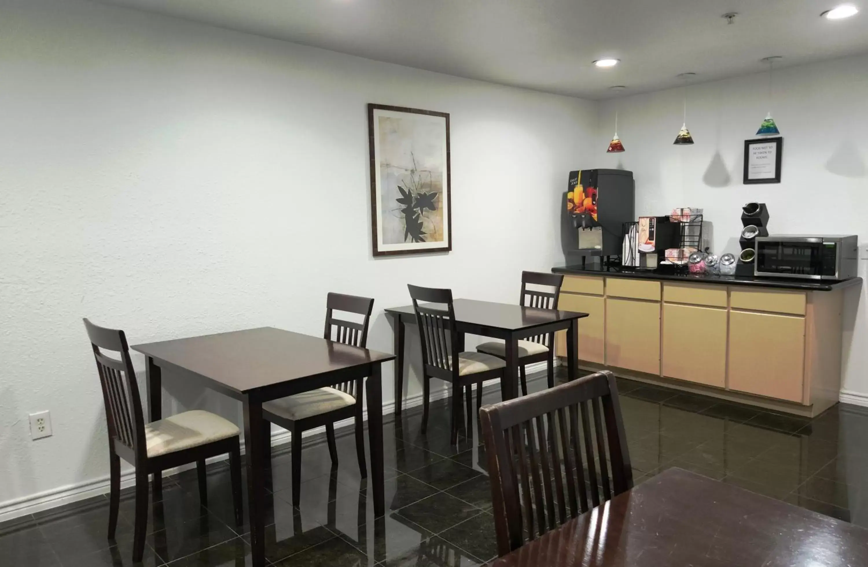 Dining area, Restaurant/Places to Eat in Express Inn Tomball
