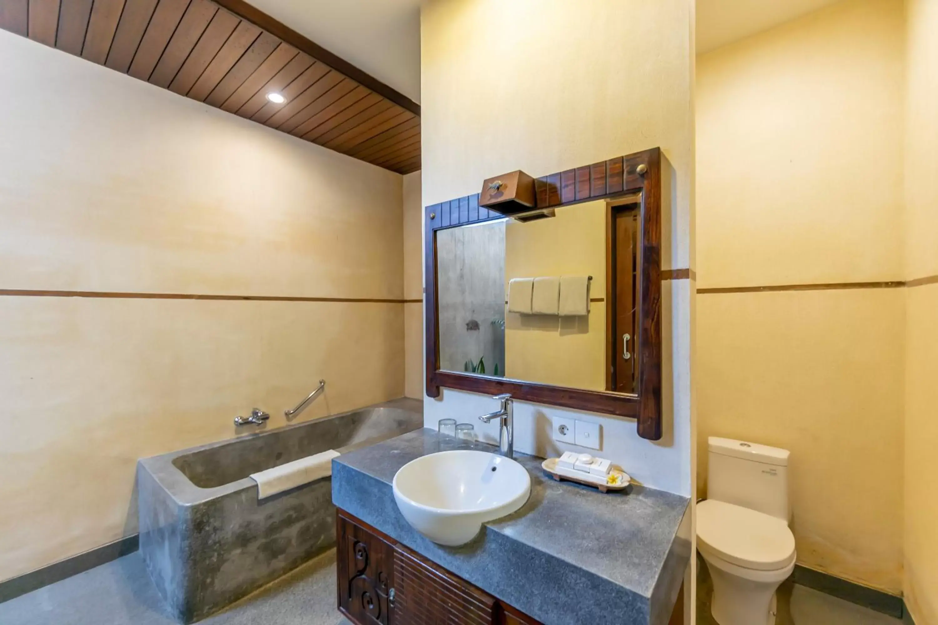 Toilet, Bathroom in De Munut Balinese Resort