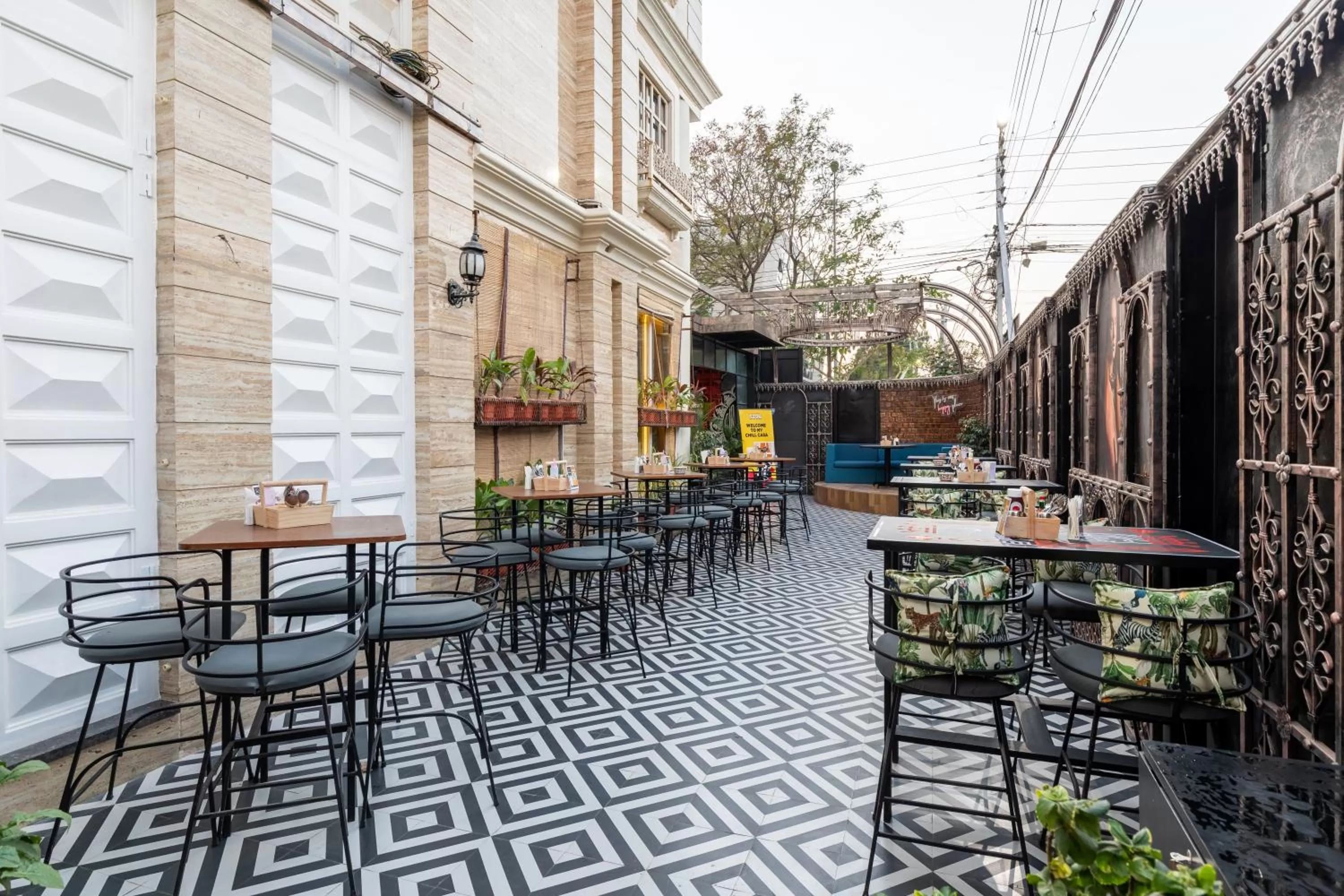 Restaurant/places to eat in The Grand Shaurya