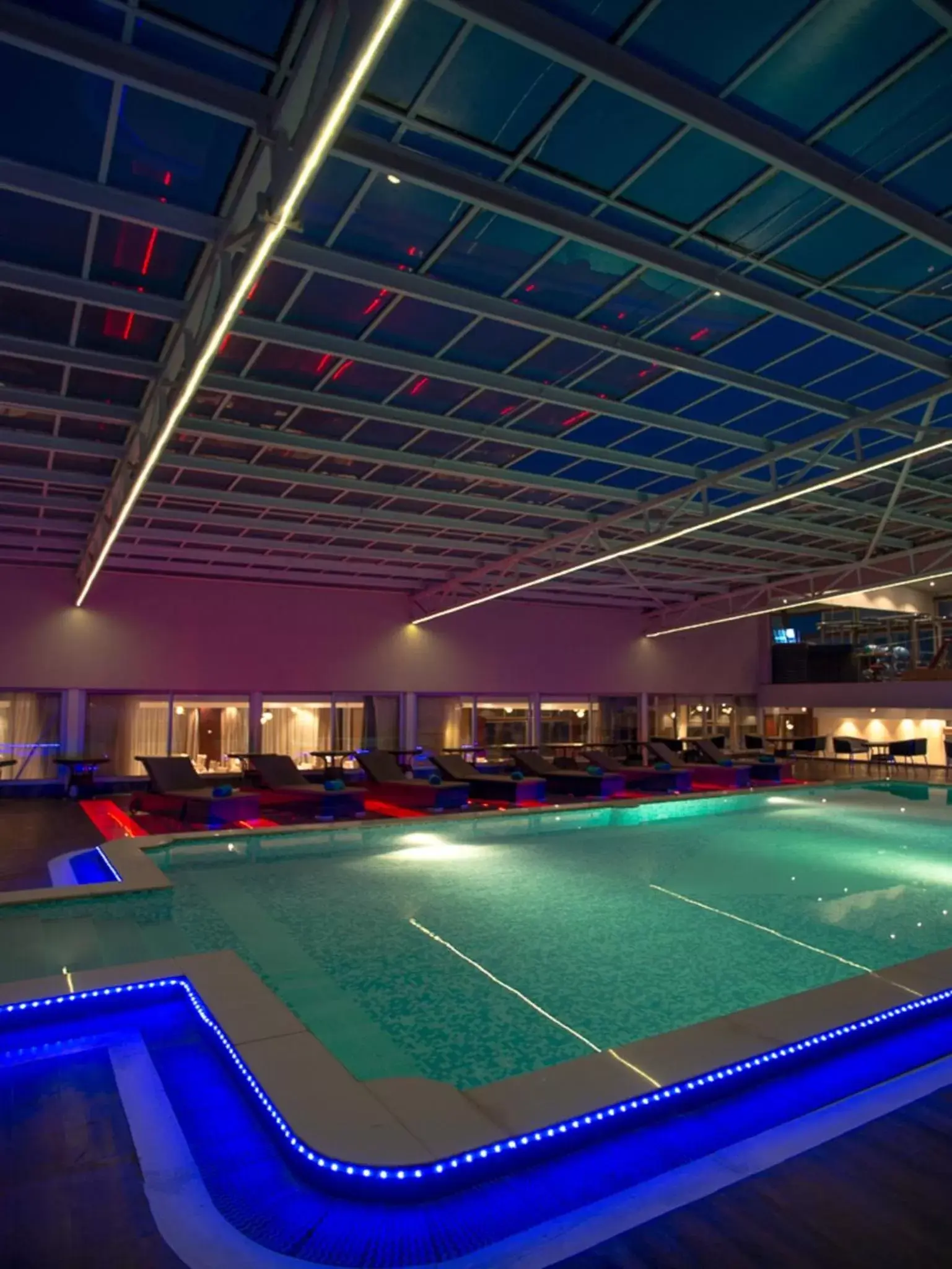 Swimming pool in Cloud Hotel & Suites