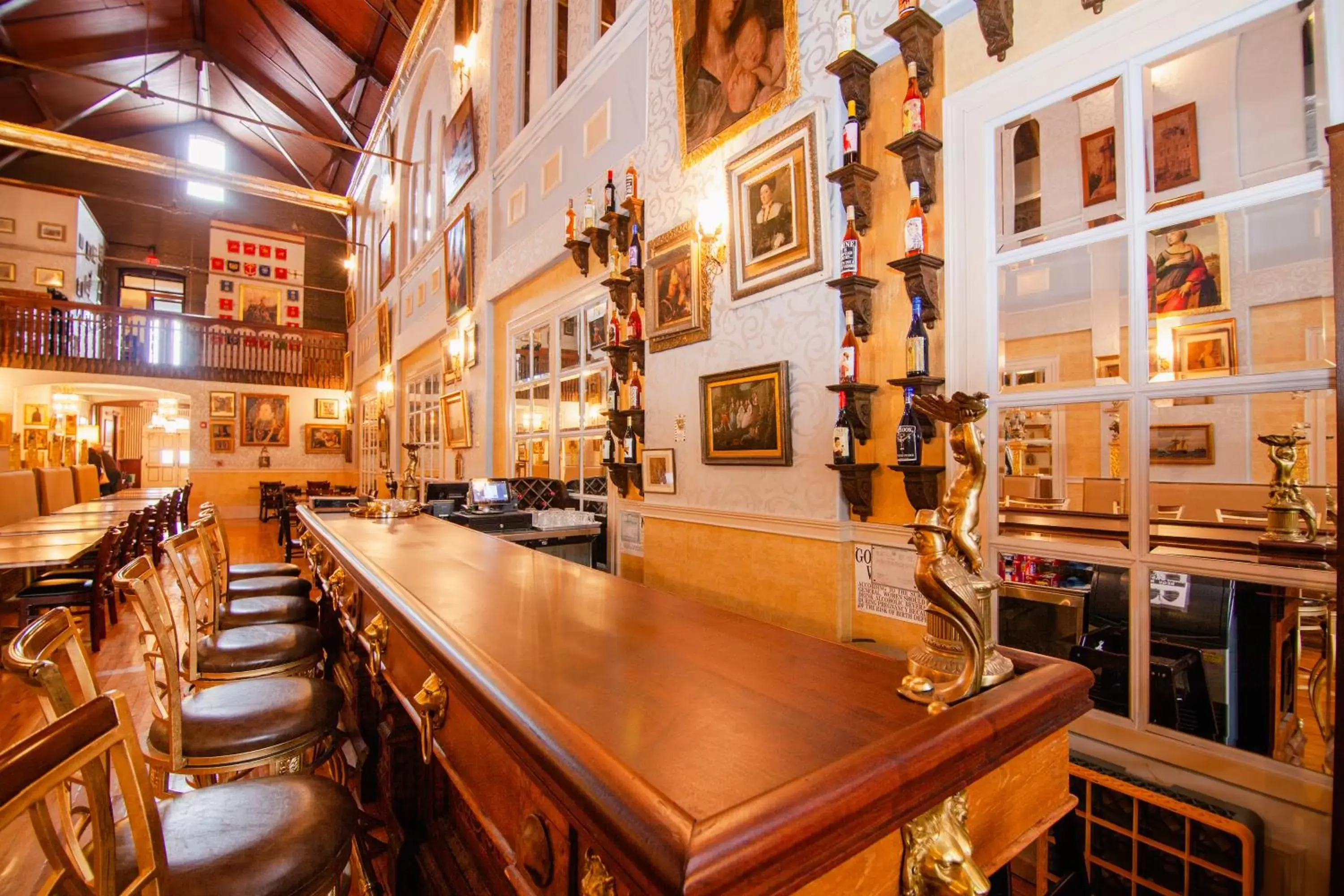 Lounge or bar in Amsterdam Castle NY Lounge or bar in Amsterdam Castle NY