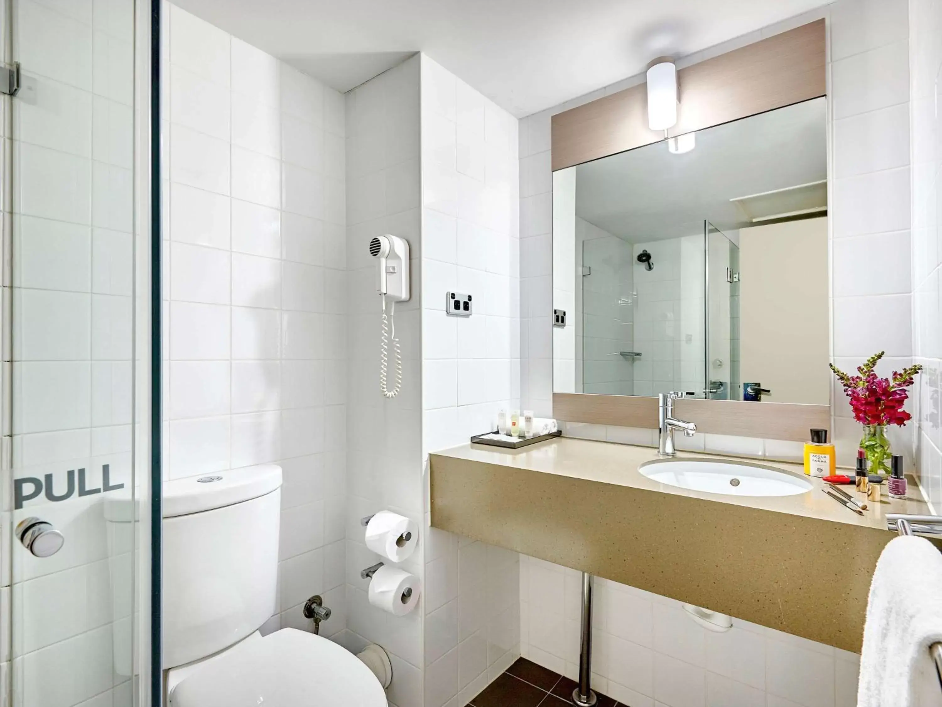 Photo of the whole room, Bathroom in ibis Perth