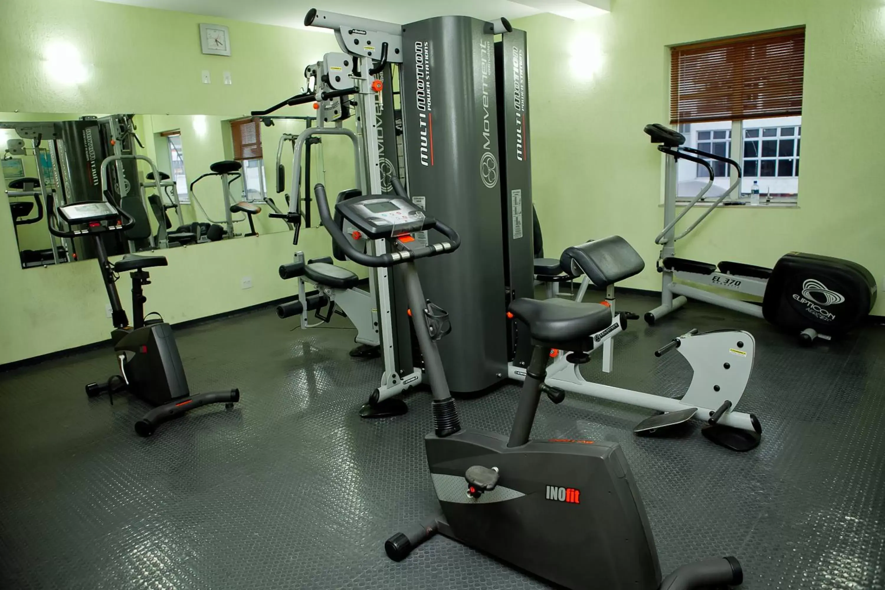 Fitness centre/facilities in Ritz Plaza Hotel Fitness centre/facilities in Ritz Plaza Hotel