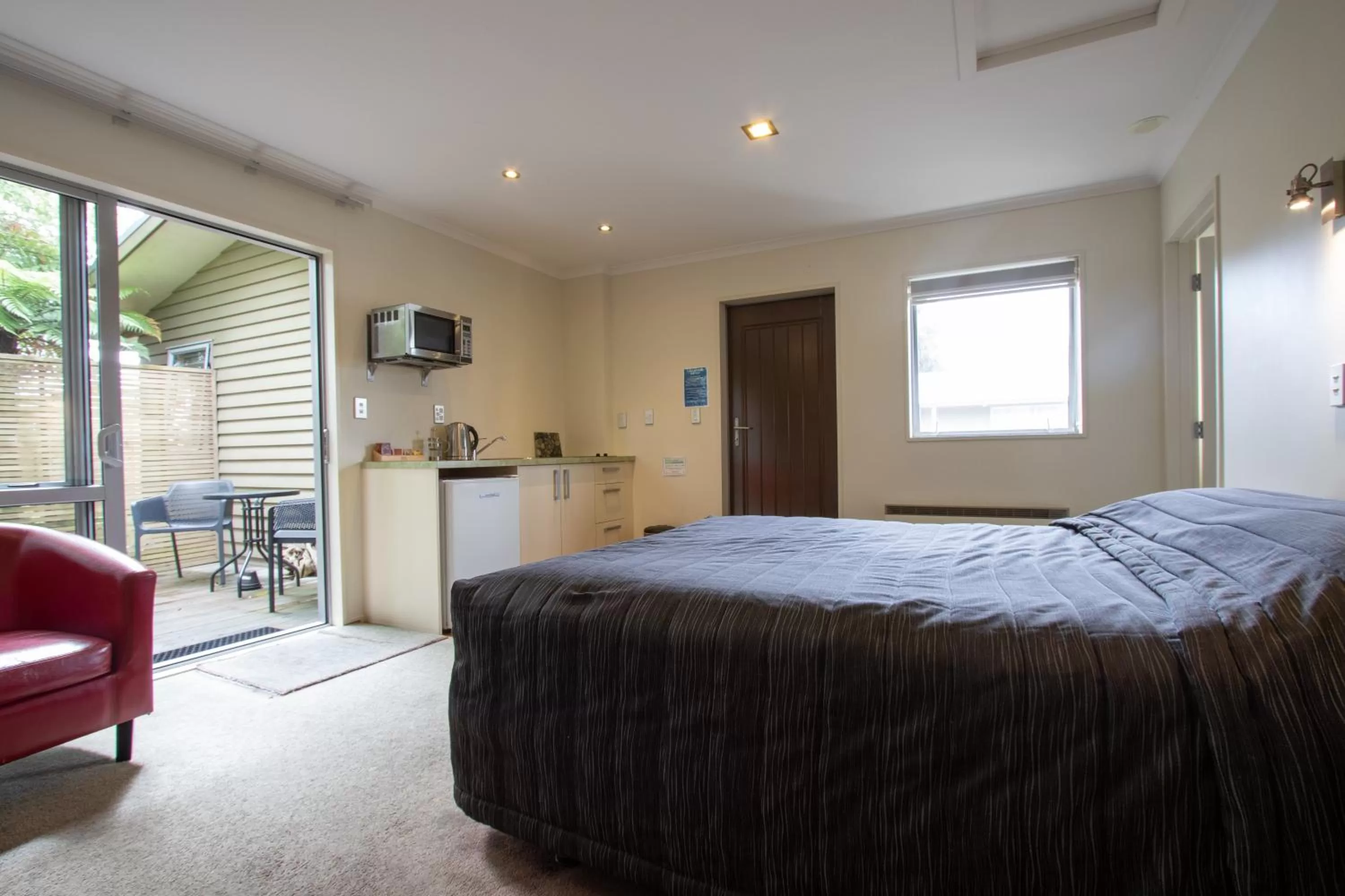 Bed in Annabelle Motel