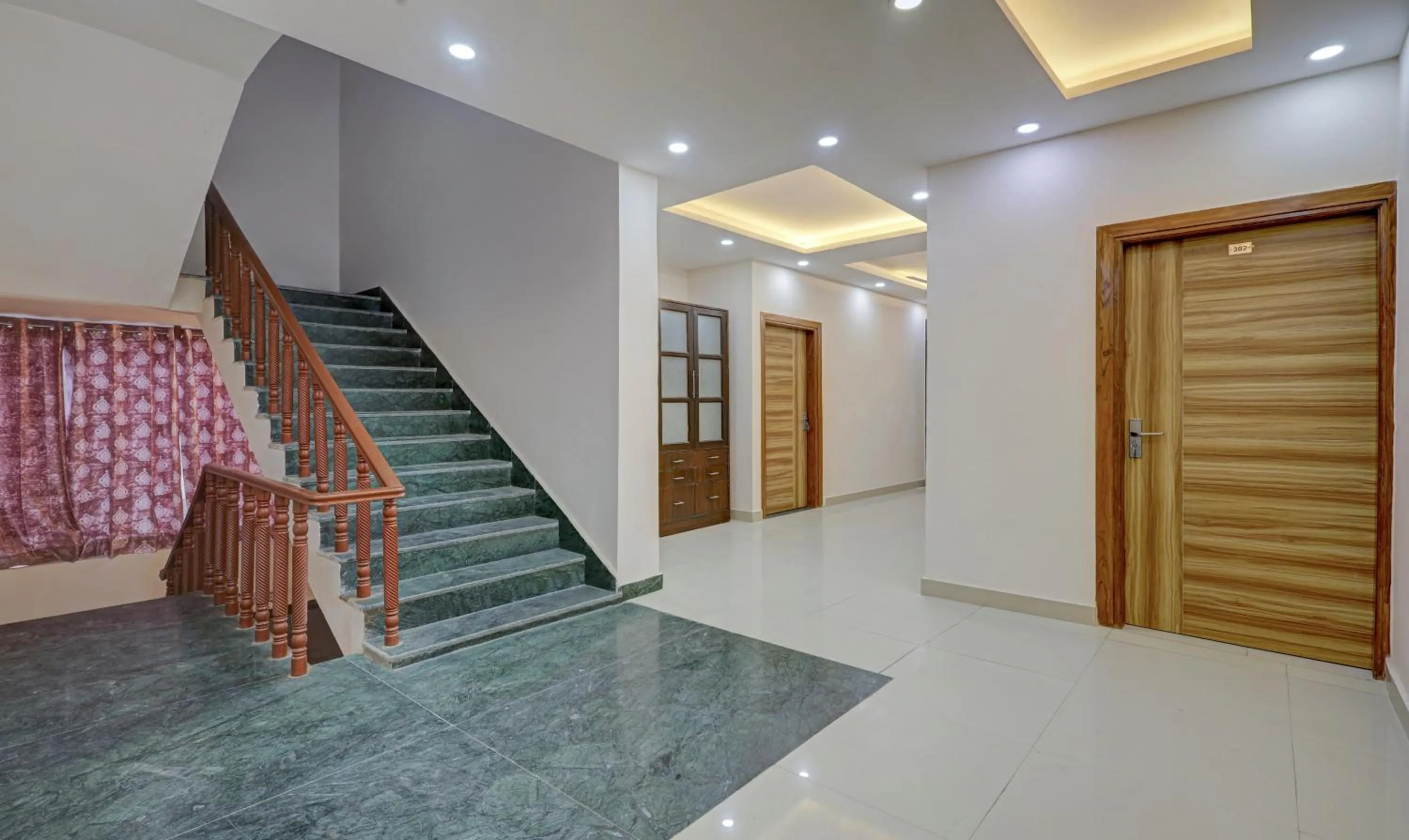 Lobby or reception in Treebo Primeone