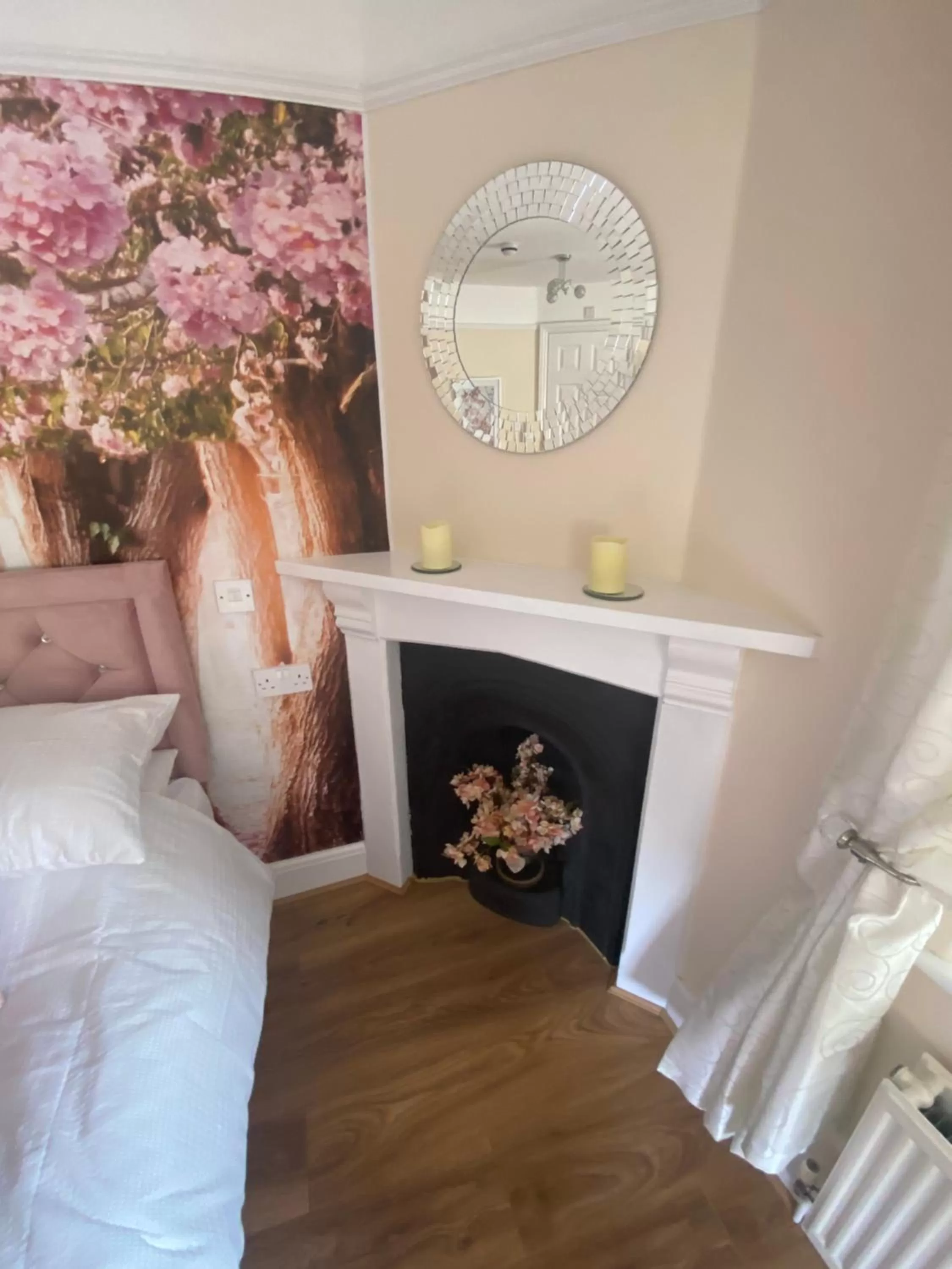 Bed in All Seasons Bed & Breakfast - Adults Only