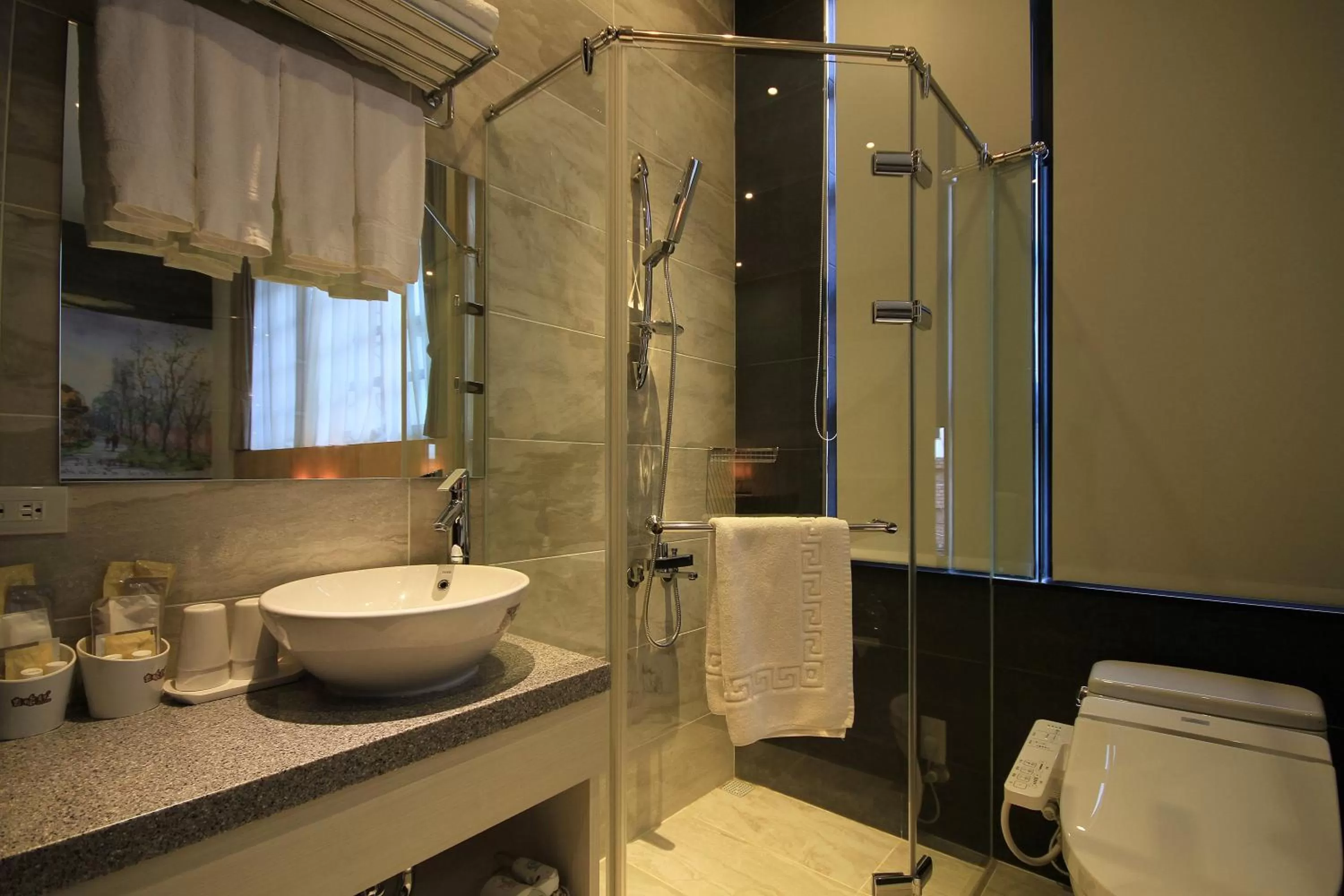 Bathroom in Hangkhau Hotel