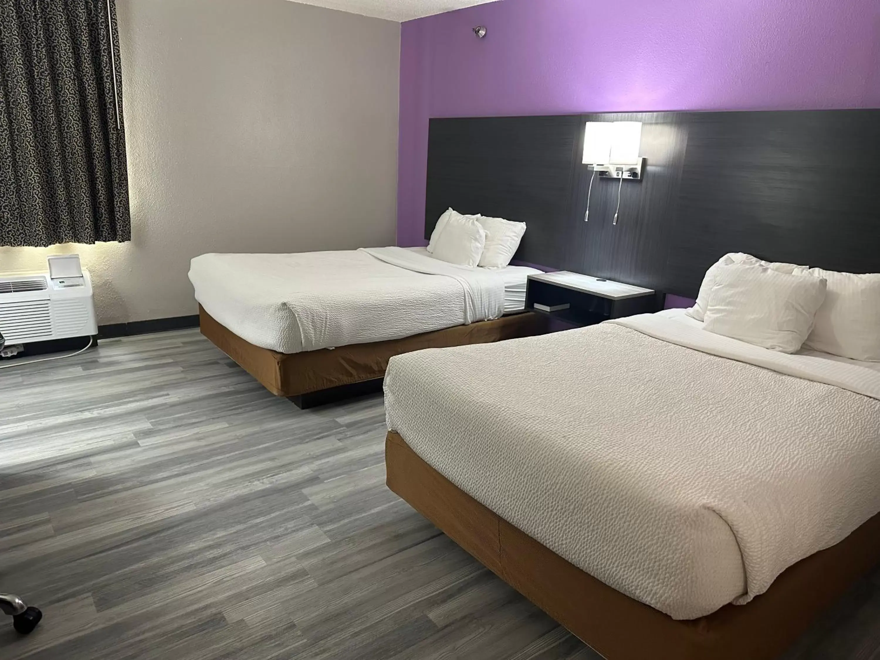 Bedroom, Bed in La Quinta Inn by Wyndham Omaha Southwest