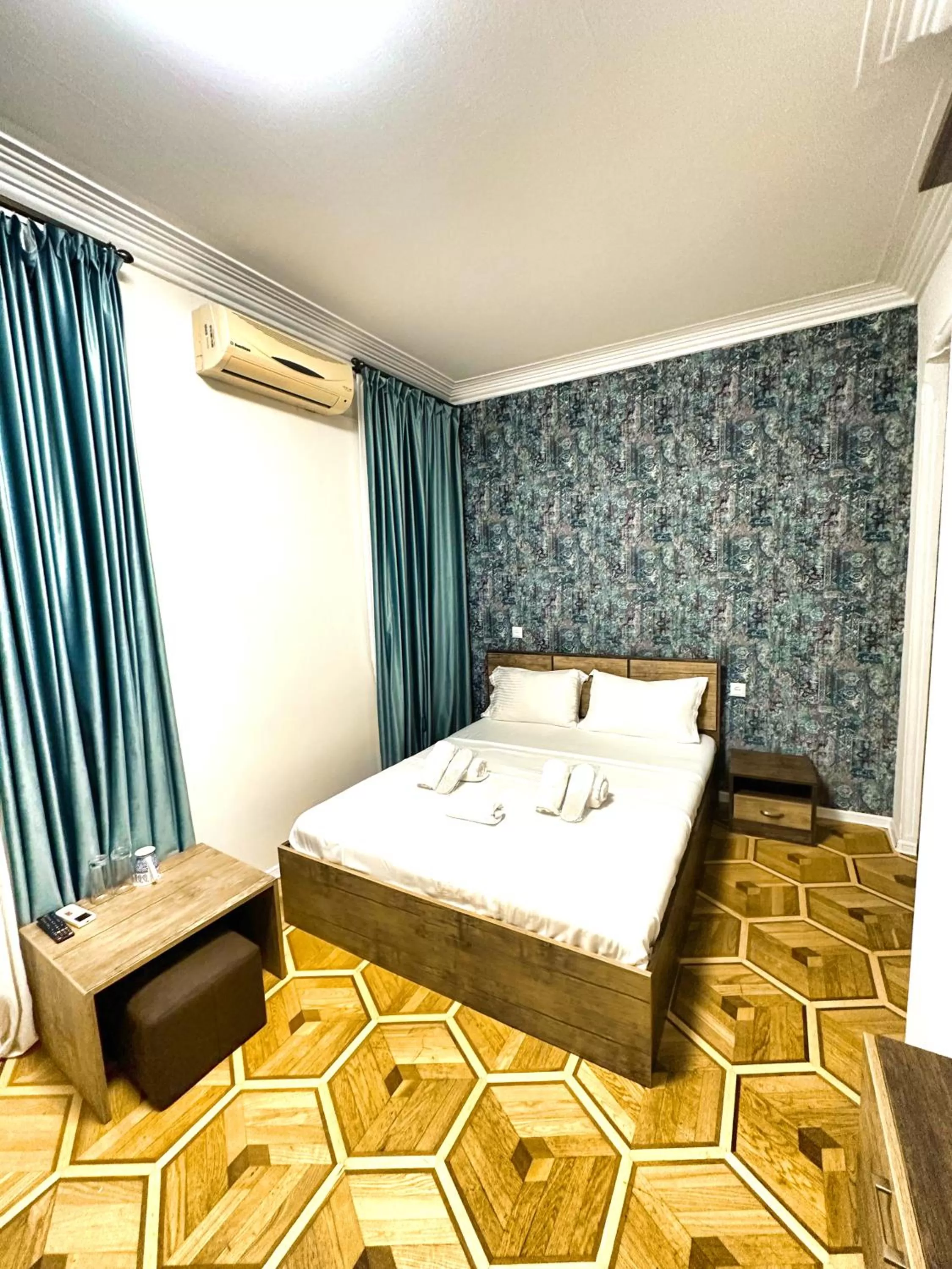 Bedroom, Bed in Metekhi View Hotel