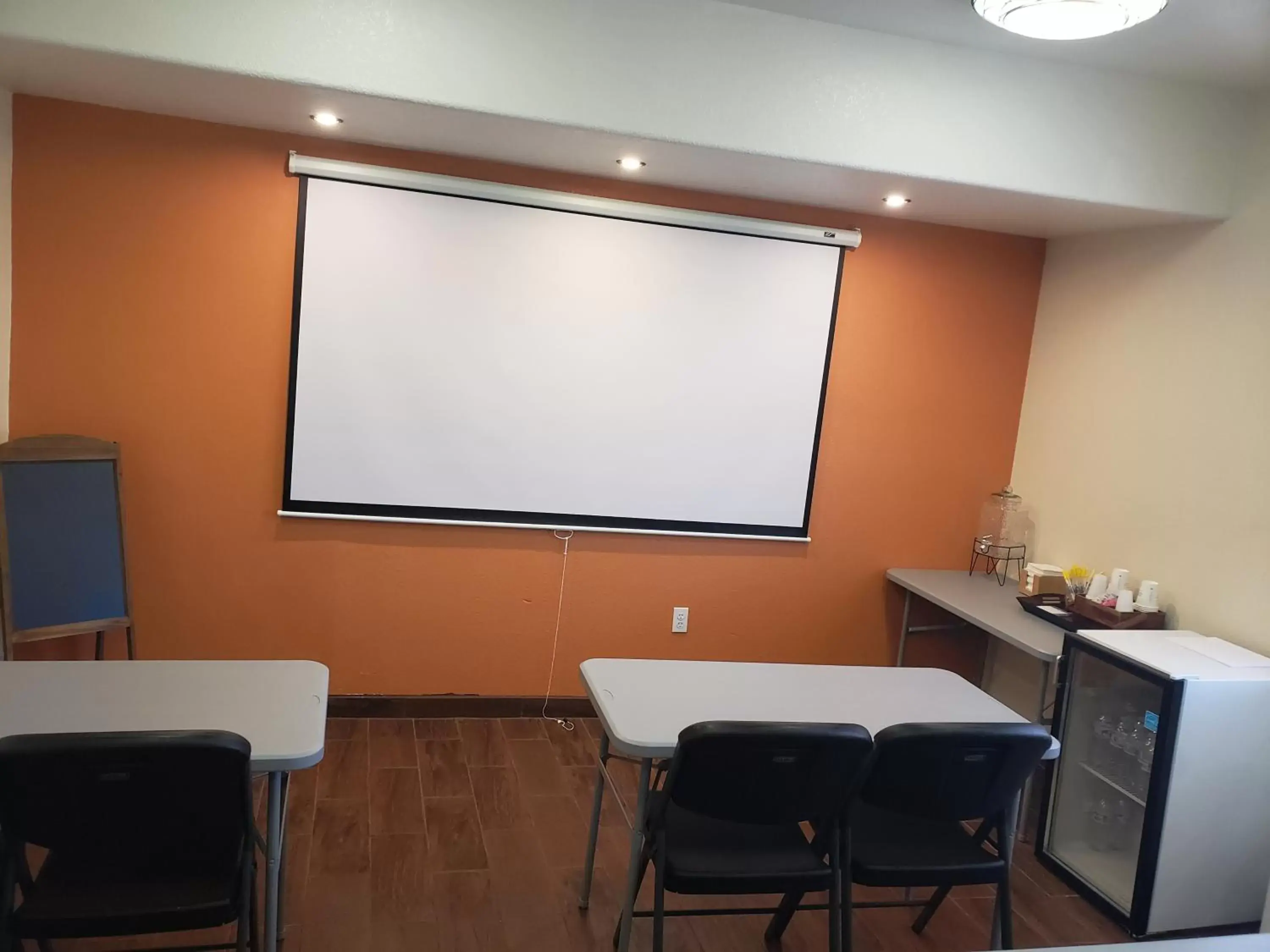 Meeting/conference room in Days Inn & Suites by Wyndham Tucson/Marana