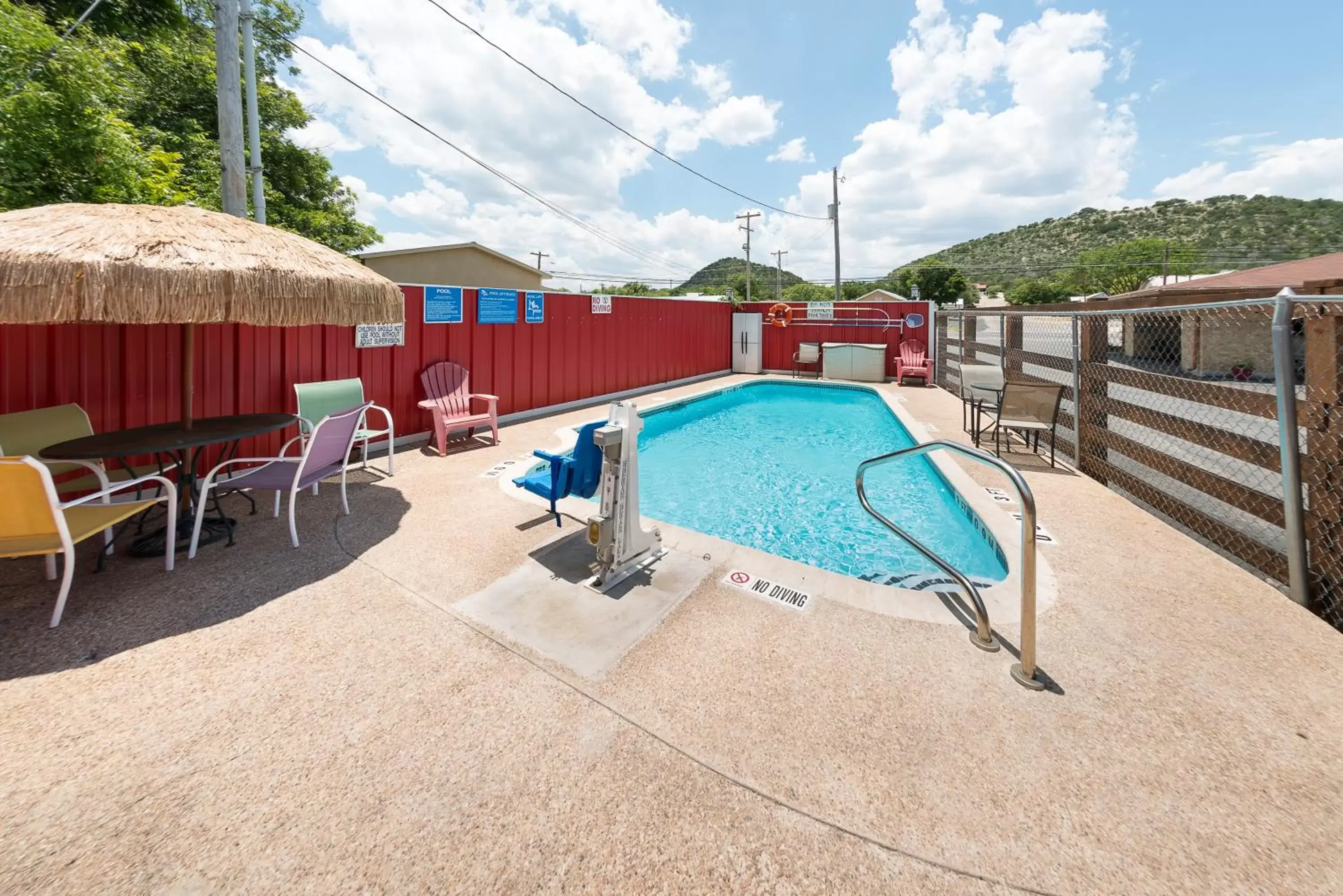 Swimming Pool in Americas Best Value Inn - Legend's Inn