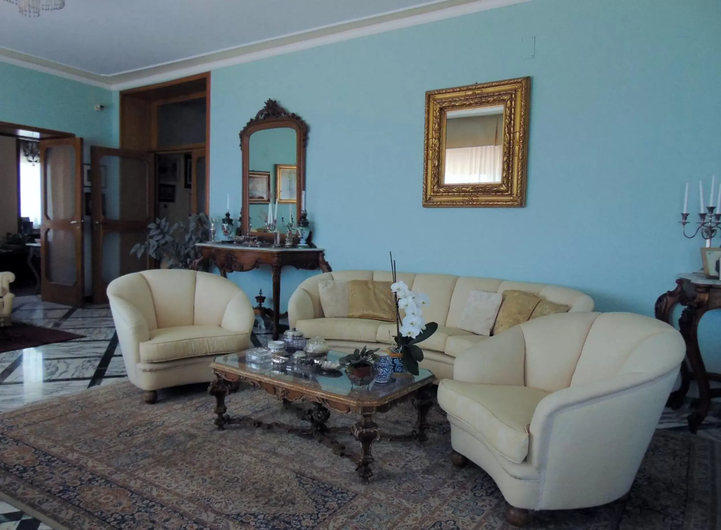 Living room, Seating Area in Villa Sara