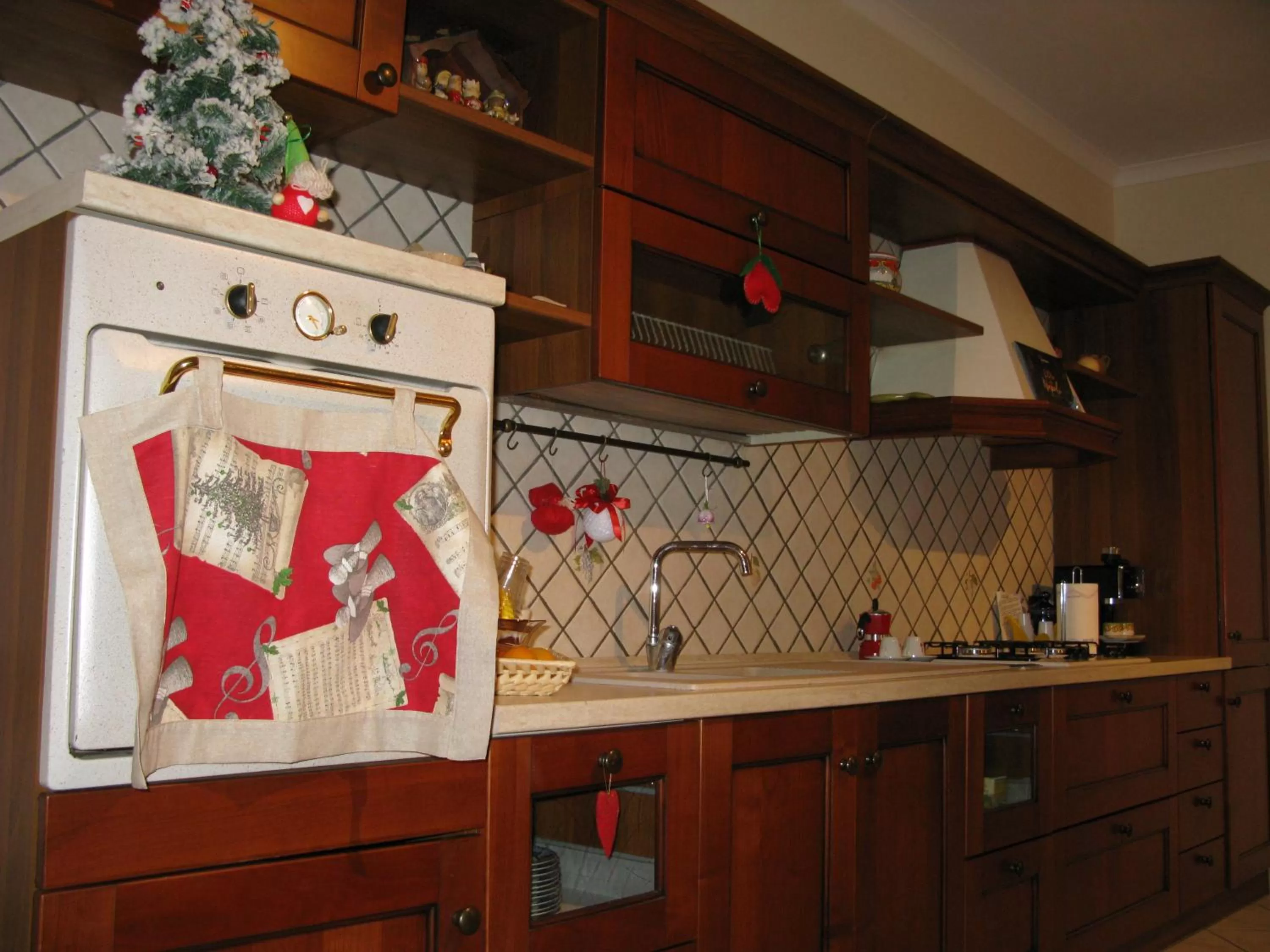 Coffee/tea facilities, Kitchen/Kitchenette in B&B Eracle