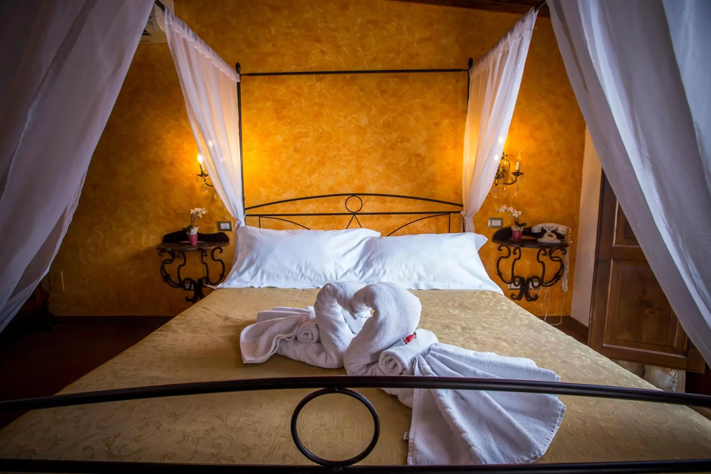 Romantic Suite with Terrace and Sea View in Palazzo Giunta - Porta Marina Ortigia Romantic Suite with Terrace and Sea View in Palazzo Giunta - Porta Marina Ortigia