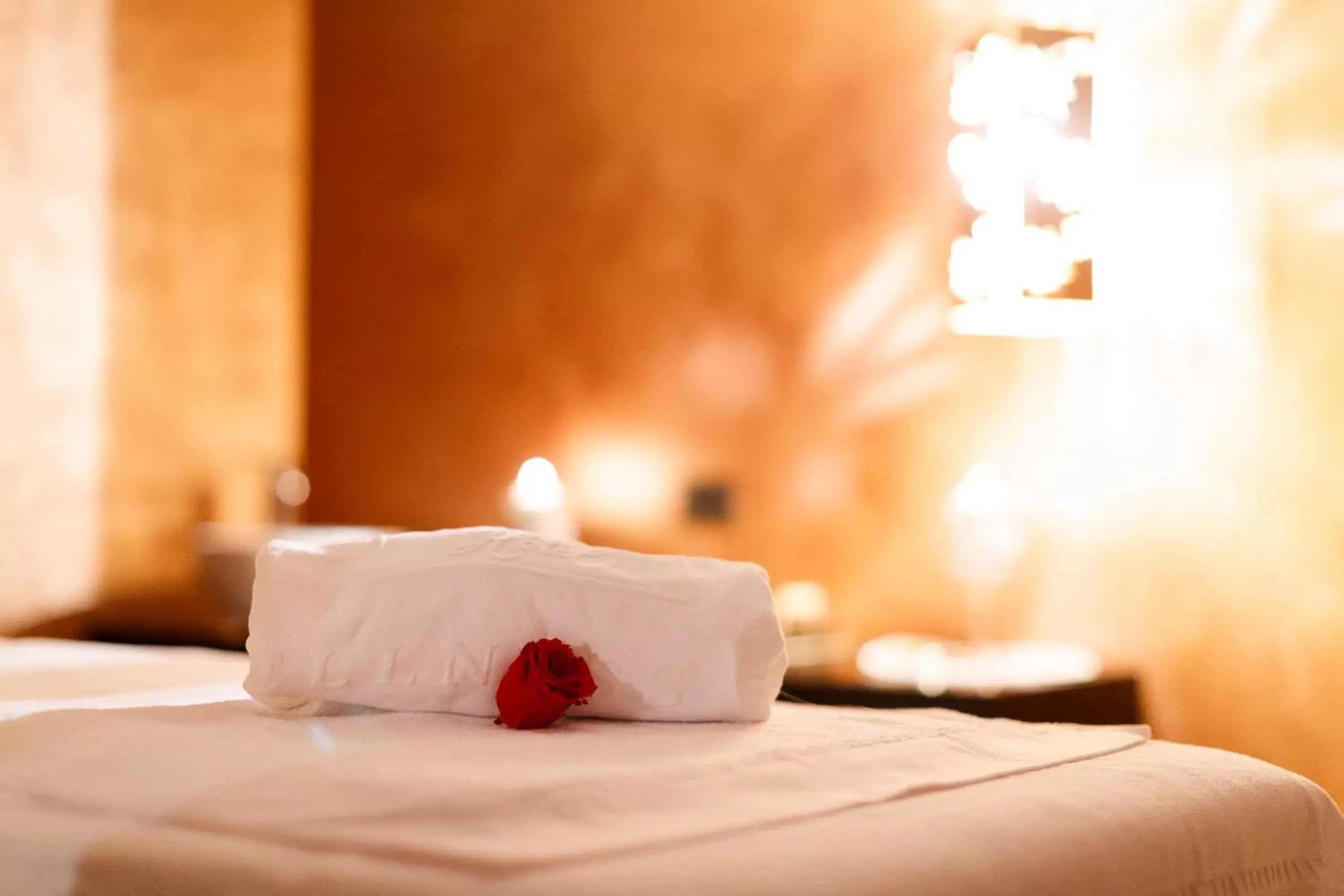 Massage, Bed in Hotel Spinale