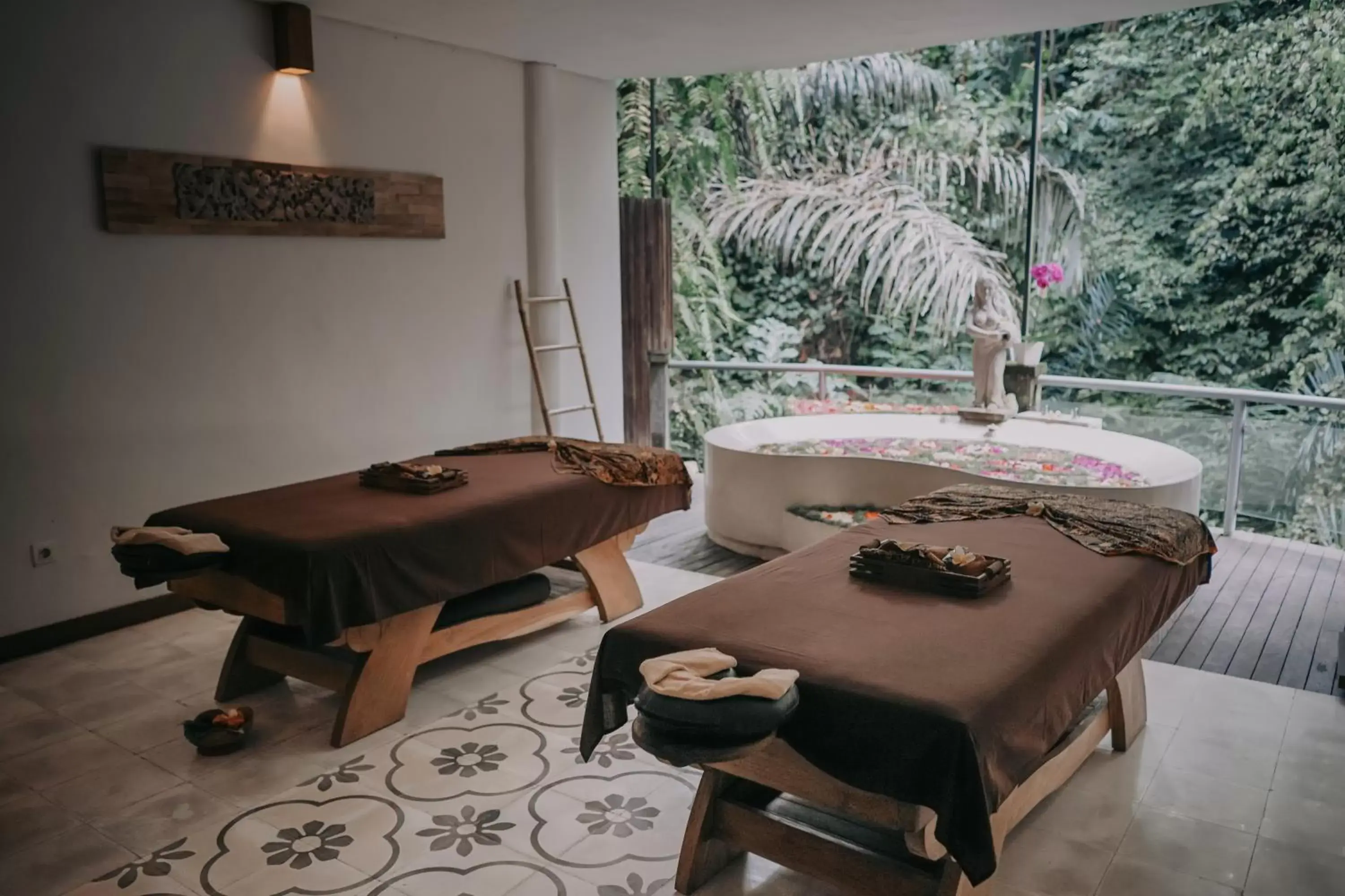 Massage, Spa/Wellness in The Sankara Suites and Villas by Pramana