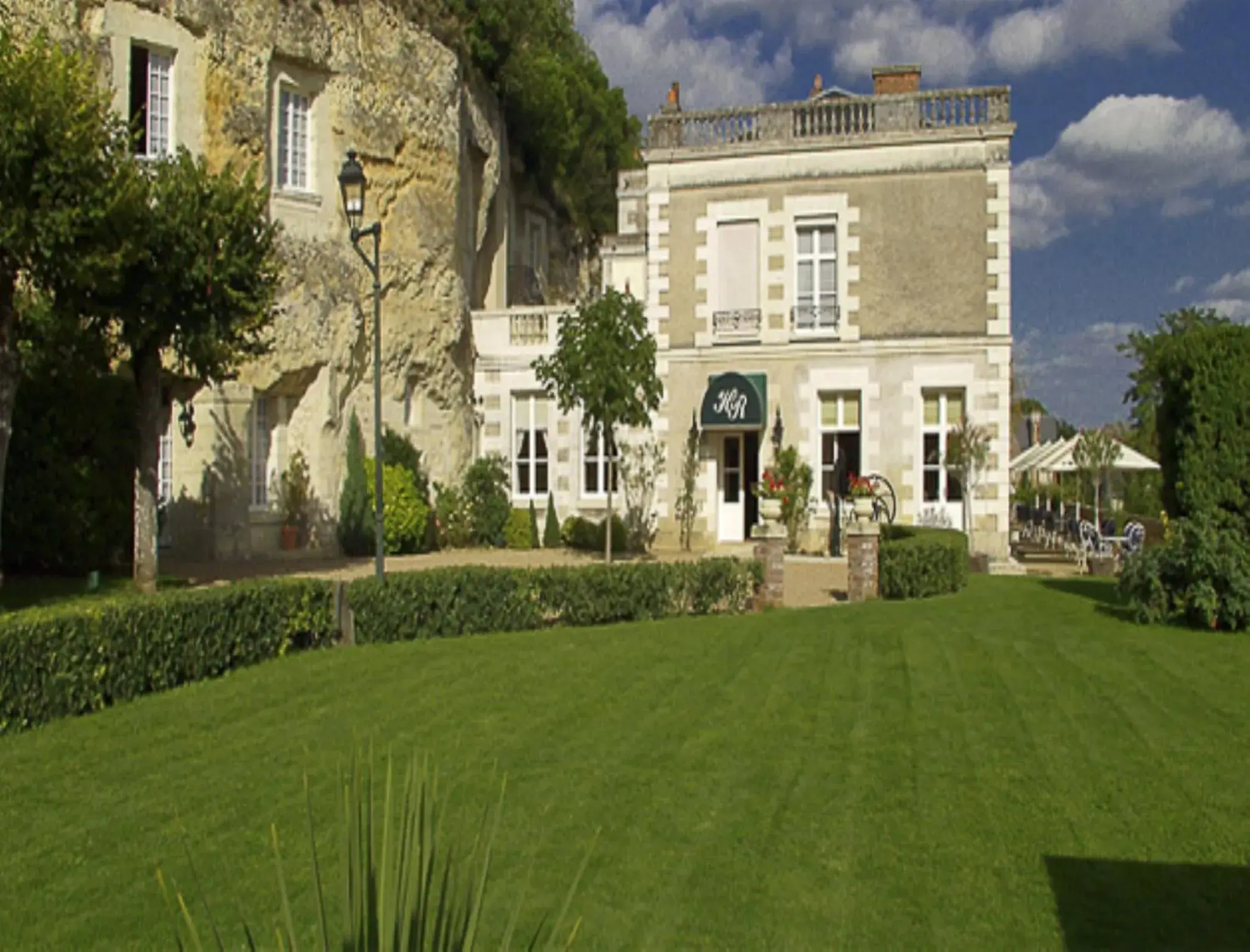 Facade/entrance, Property Building in Hotel Les Hautes Roches