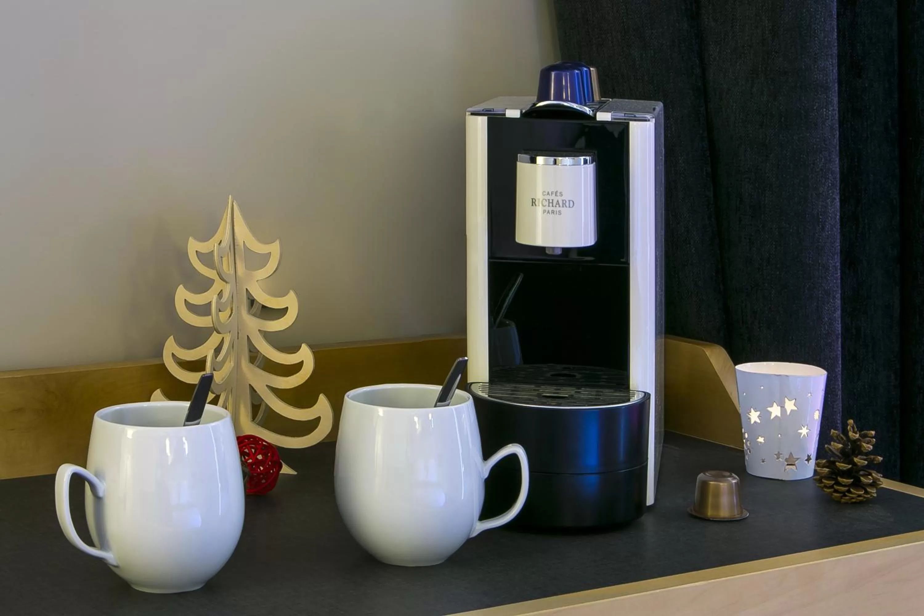 Coffee/tea facilities in Excelsior Chamonix Hôtel & Spa