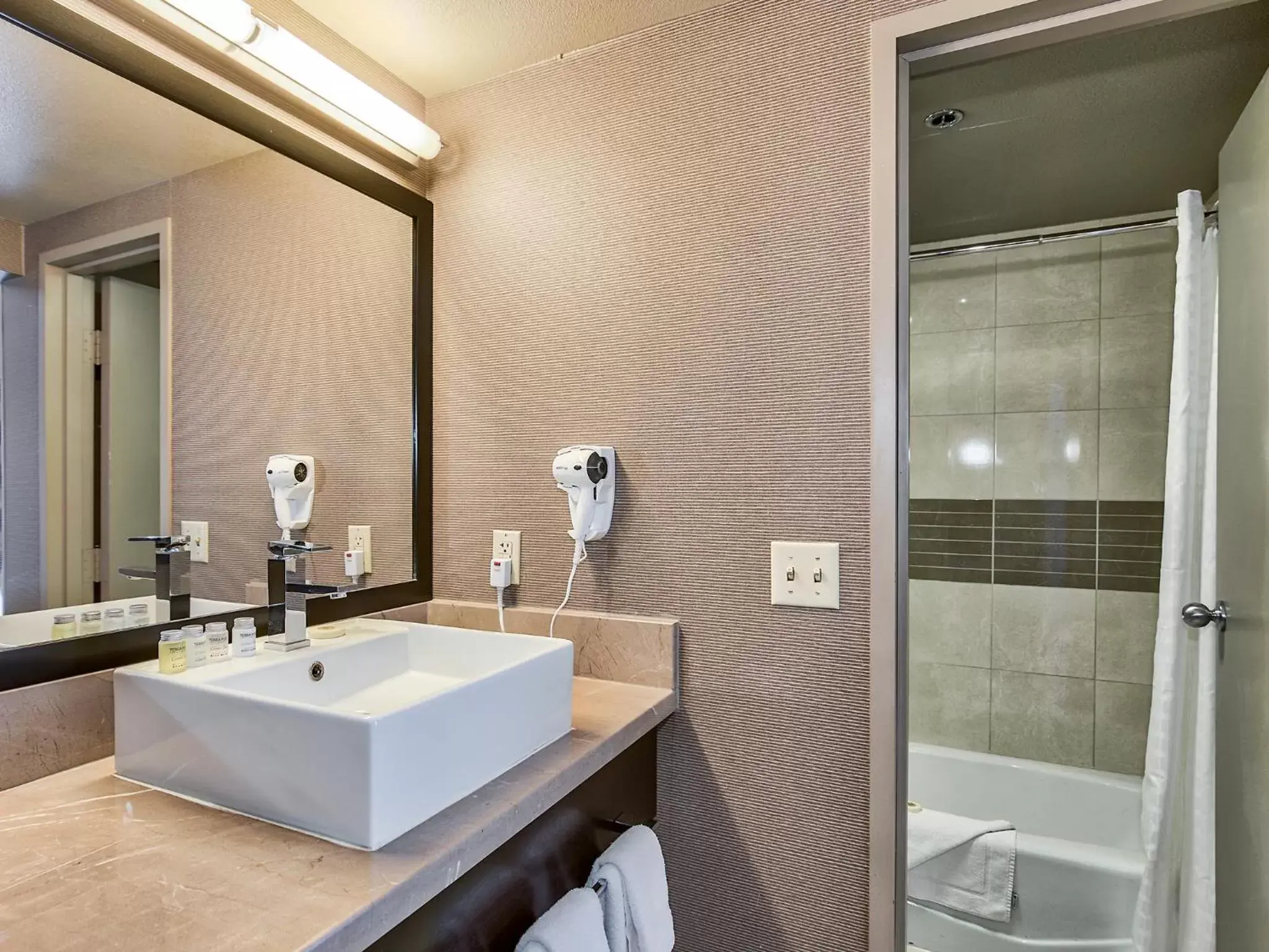 Toilet, Bathroom in Plaza Hotel & Casino