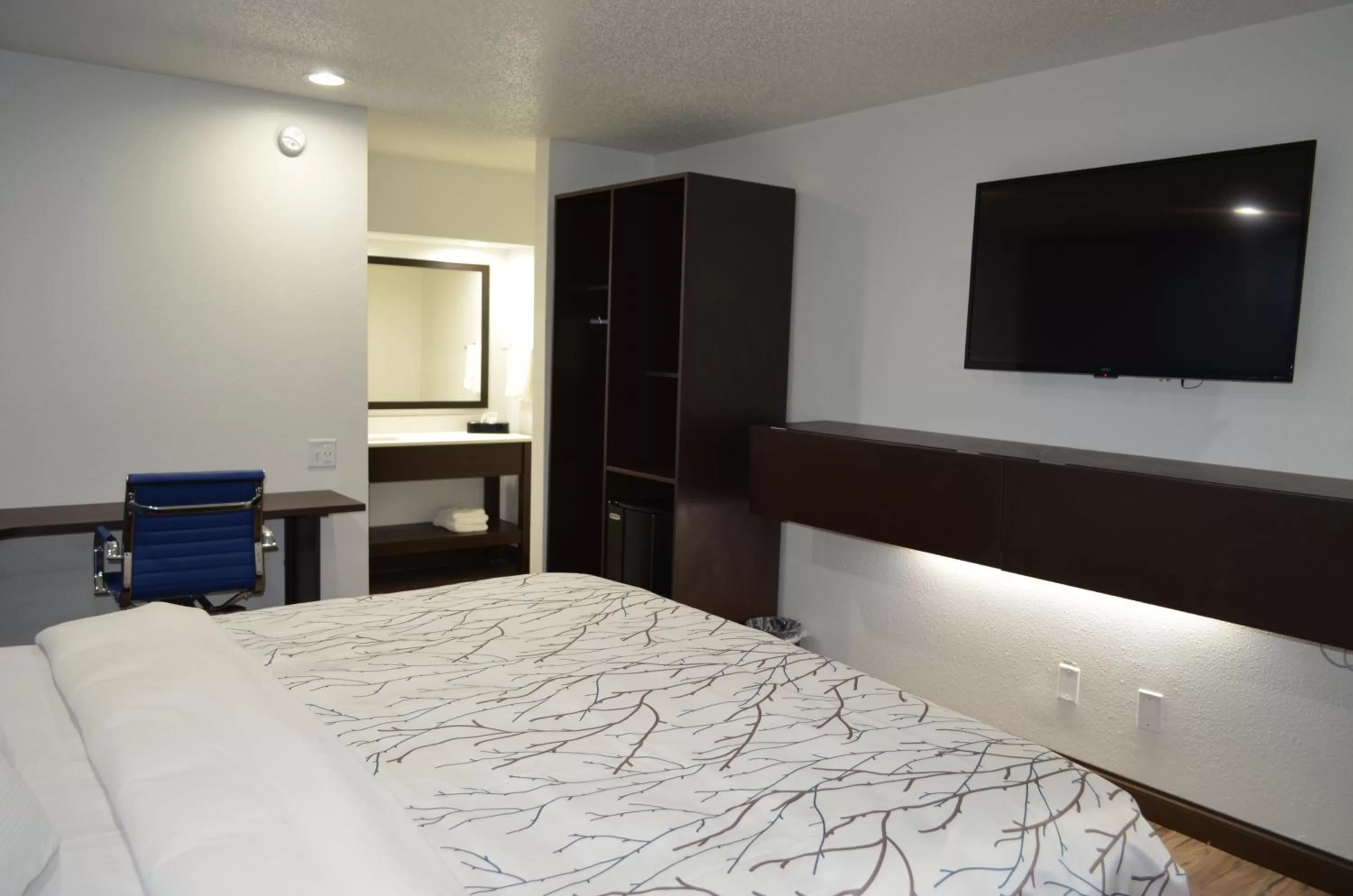 Bedroom, Bed in Athena Inn Chattanooga