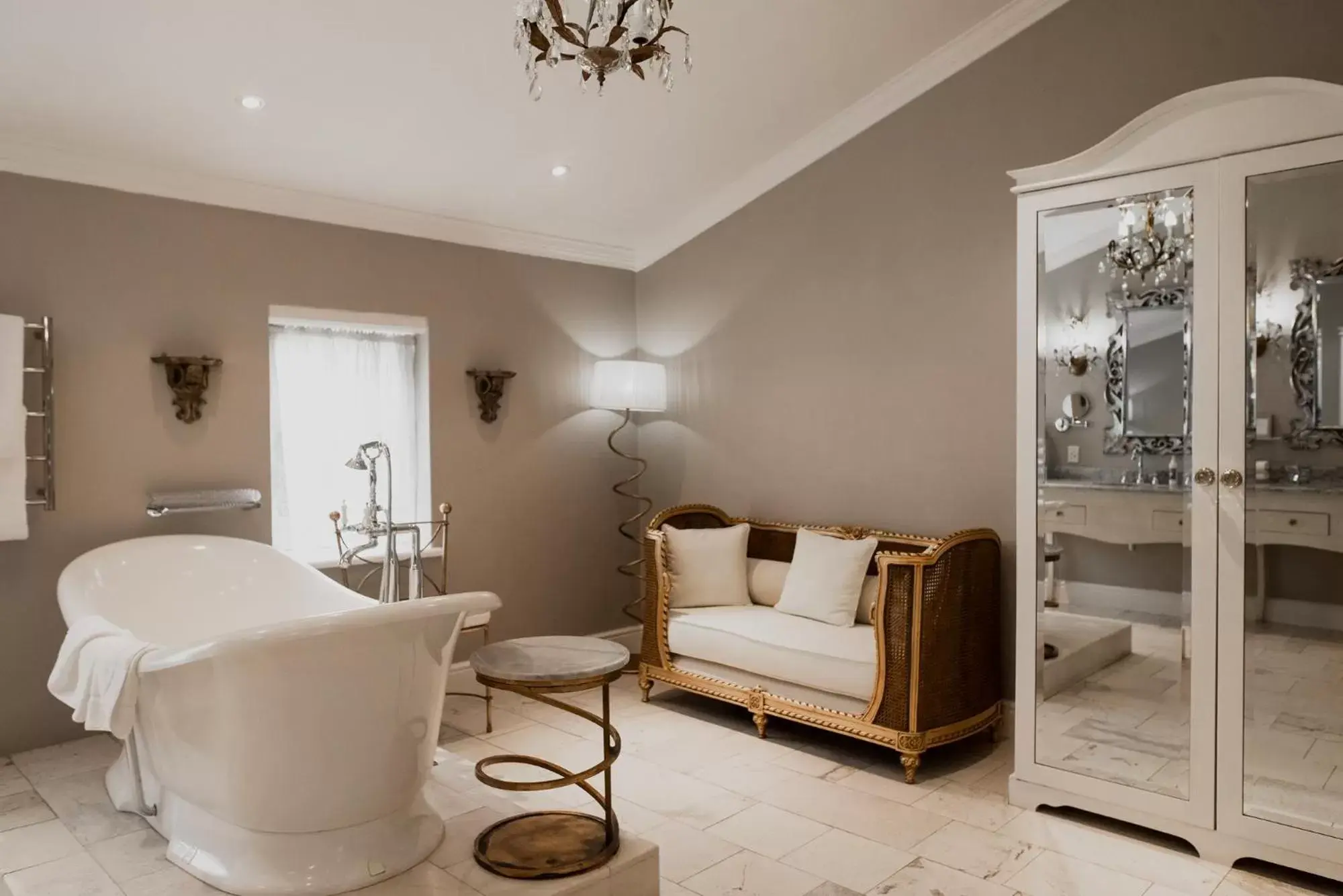 Bathroom, Seating Area in Cape Heritage Hotel