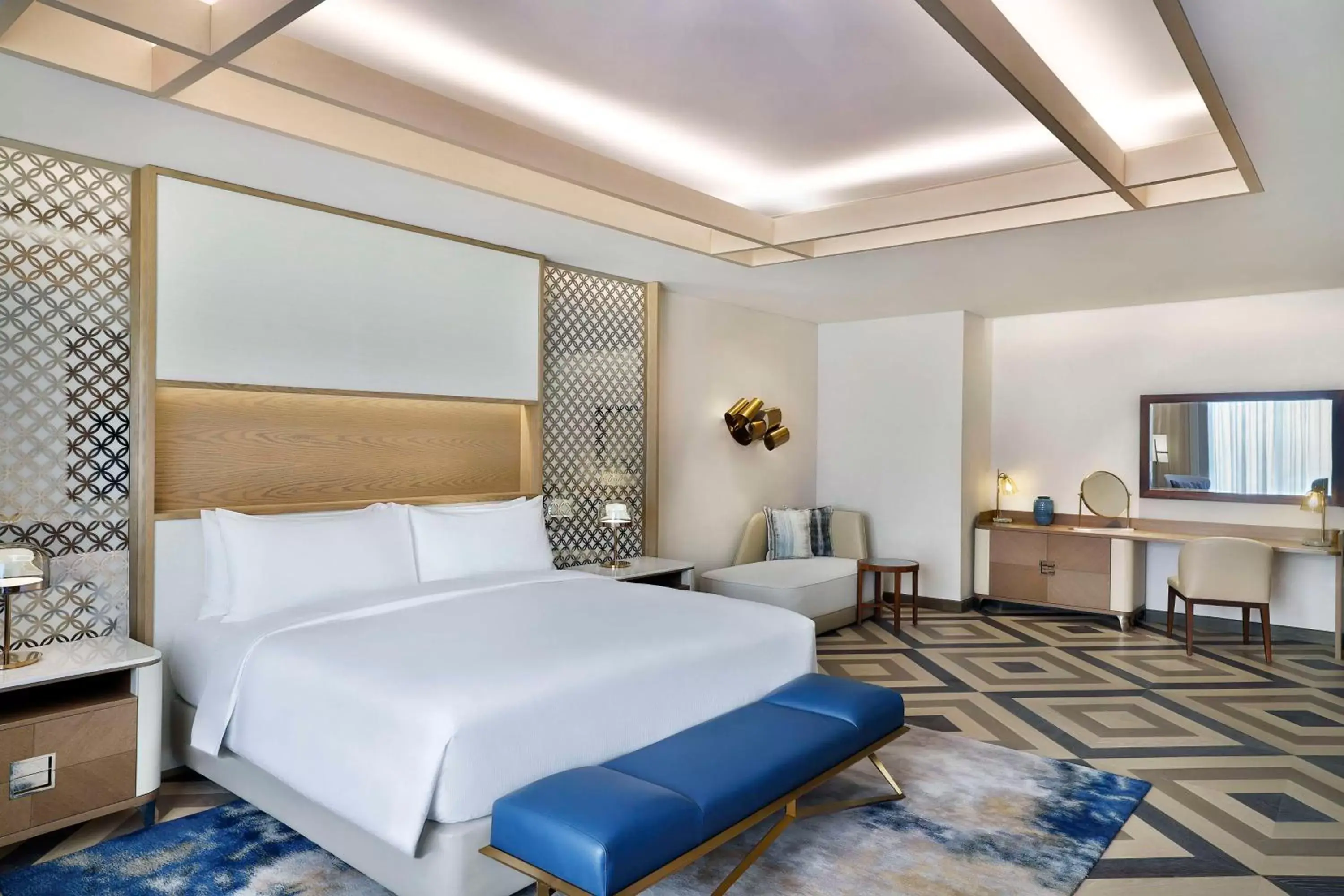 Bedroom, Bed in Hilton Abu Dhabi Yas Island