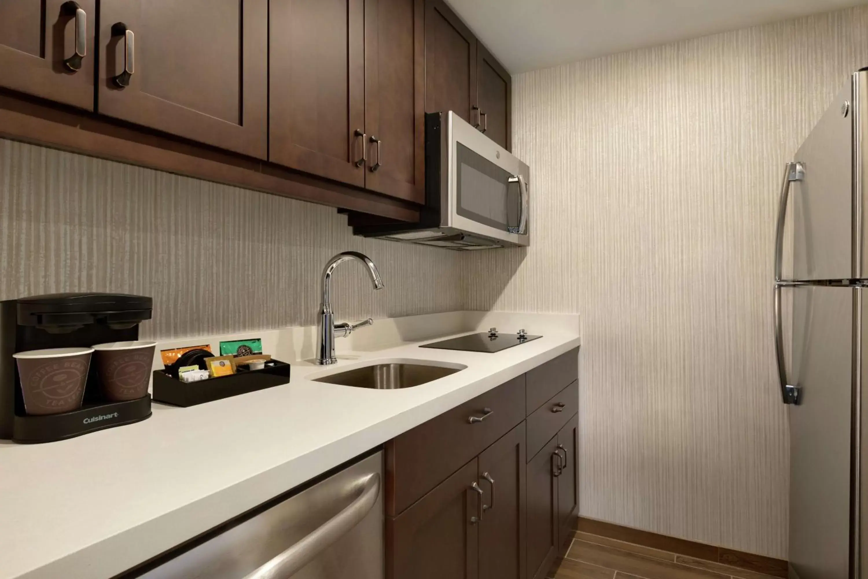 Kitchen or kitchenette, Kitchen/Kitchenette in Homewood Suites by Hilton Albany Crossgates Mall