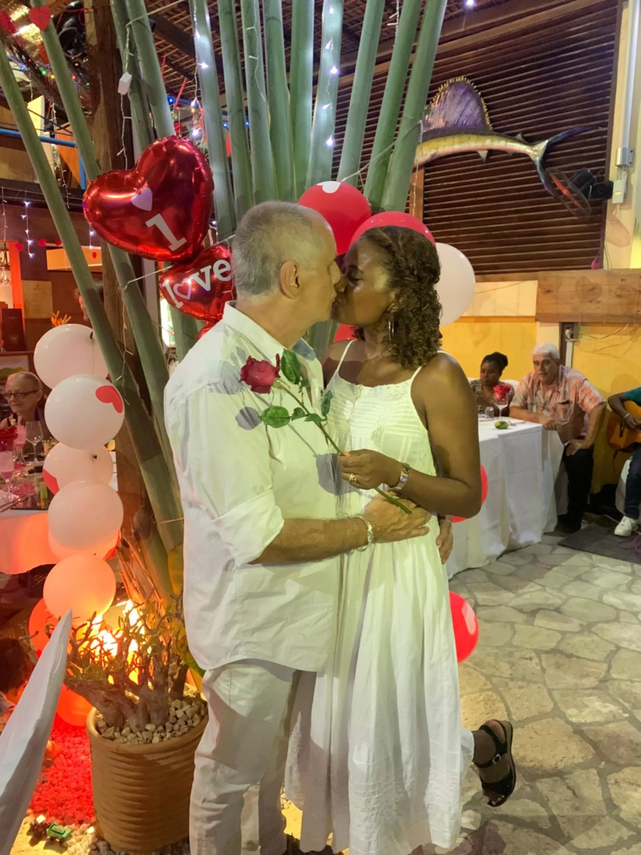 People in Hôtel Restaurant Coco Lodge Majunga