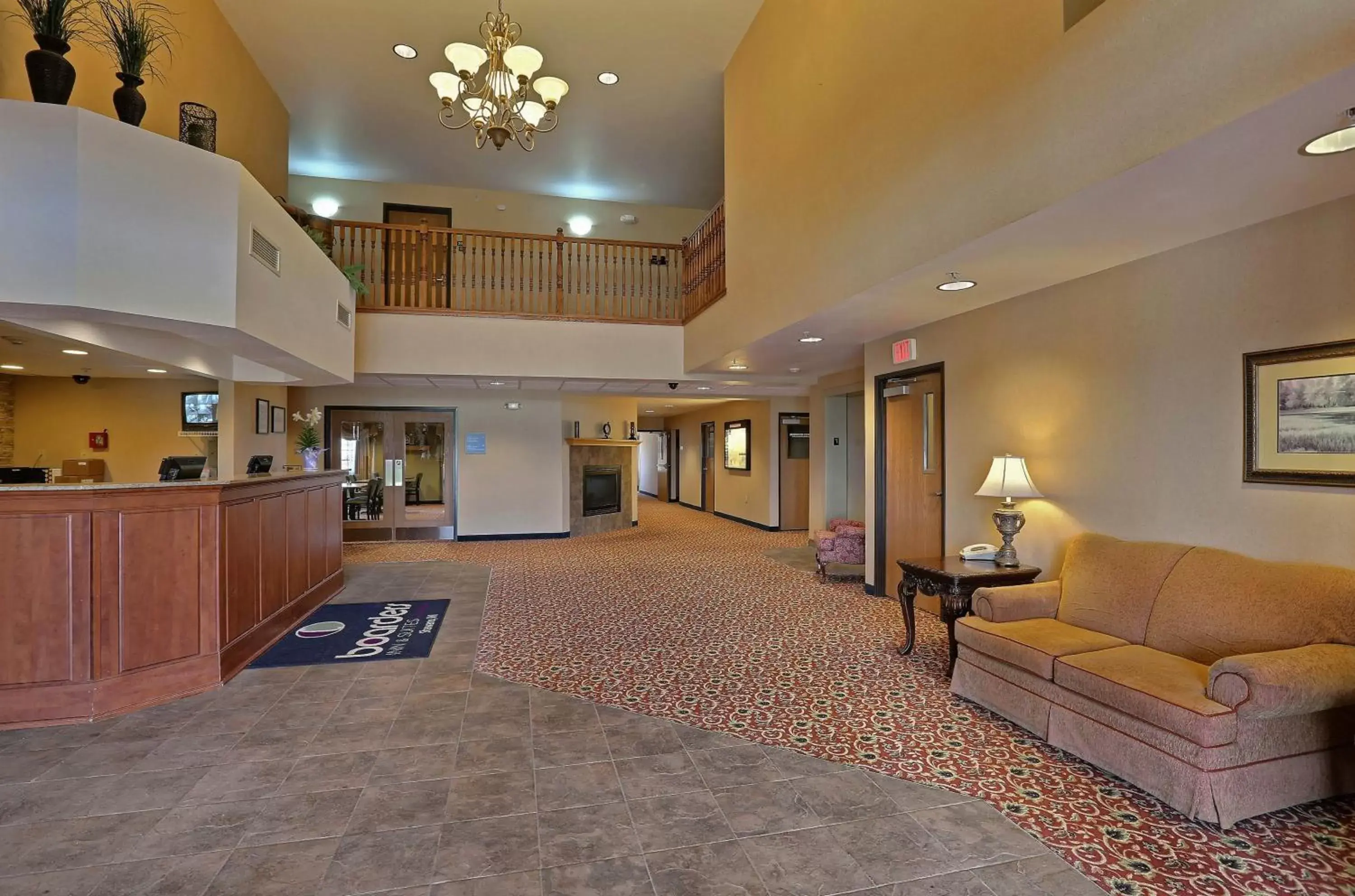 Banquet/Function facilities, Lobby/Reception in Boarders Inn & Suites by Cobblestone Hotels - Shawano