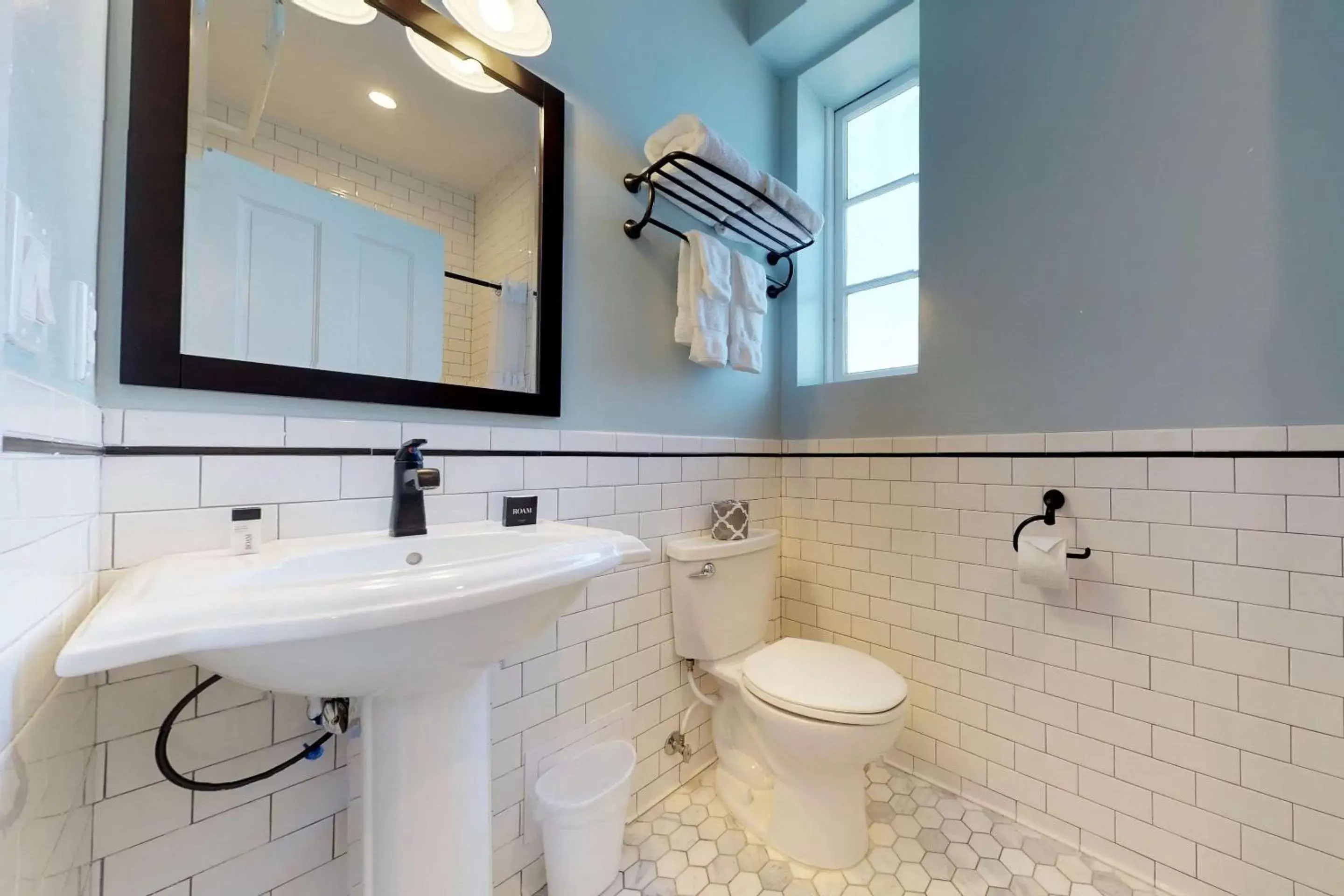 Bathroom in Hotel Petaluma, Ascend Hotel Collection