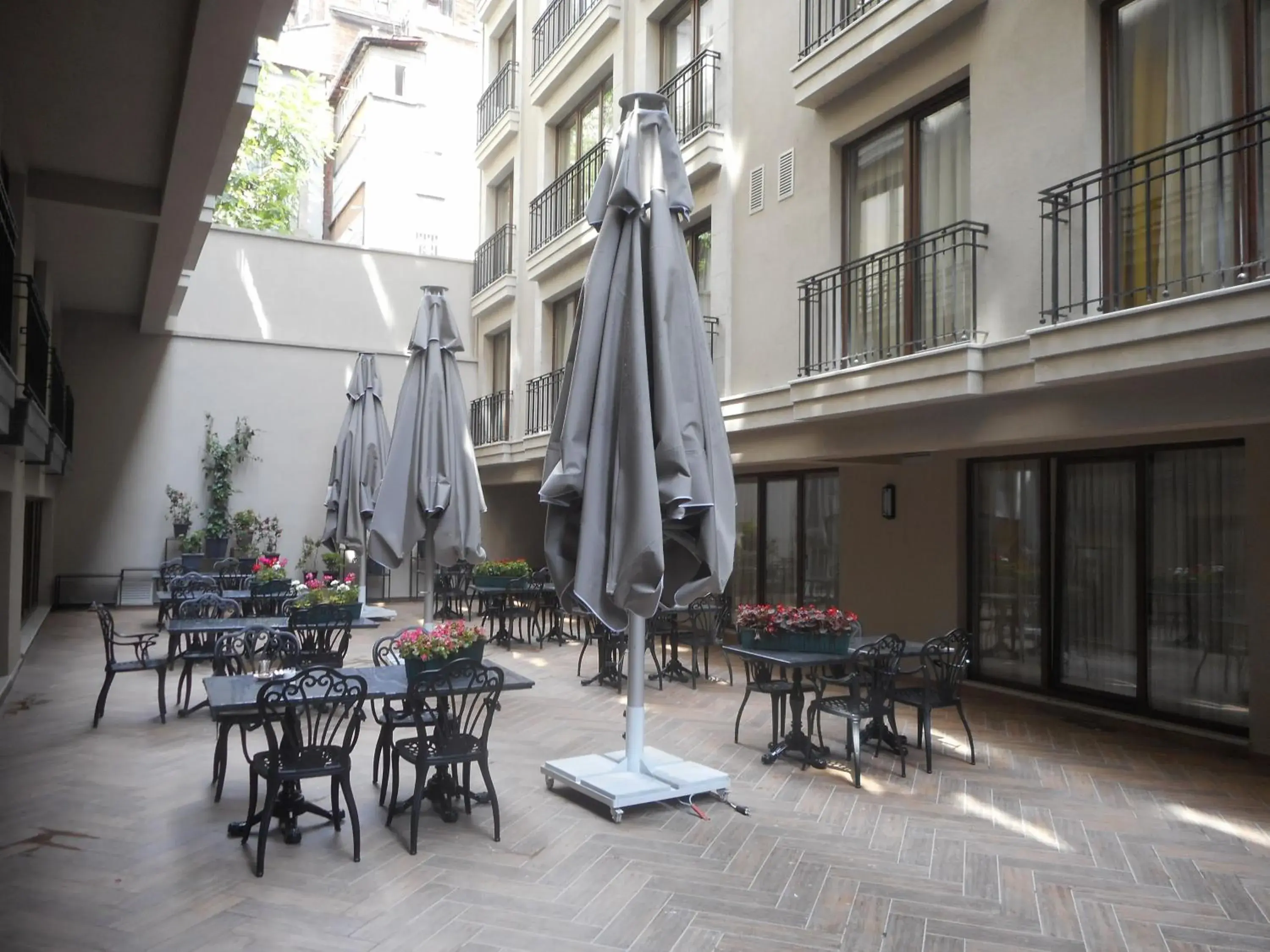 Garden, Restaurant/Places to Eat in Keten Suites Taksim