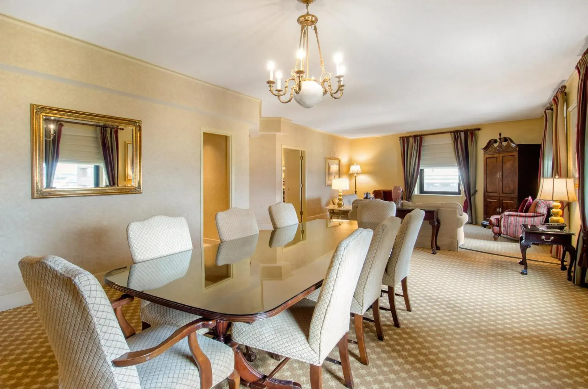 Bedroom, Dining Area in Boston Omni Parker House Hotel