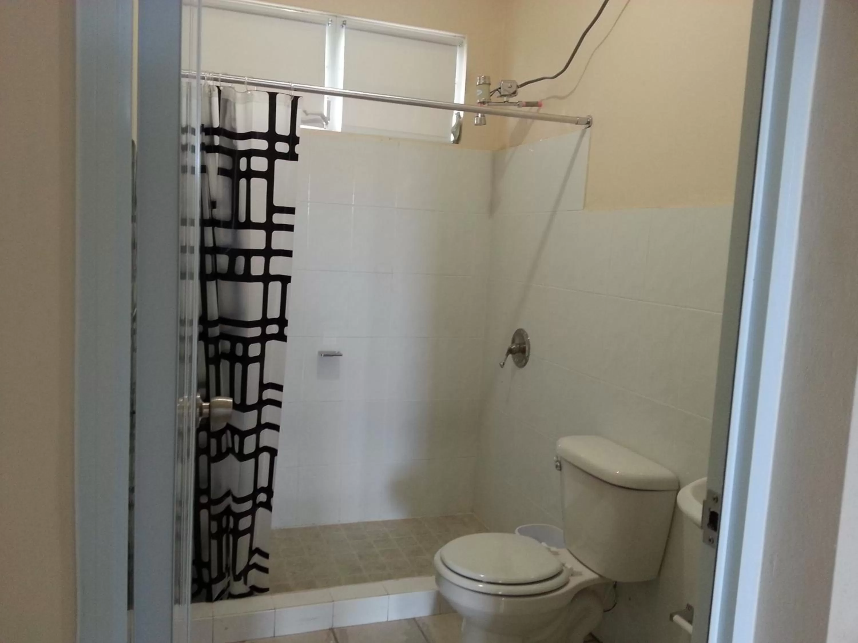 Shower in Aguada of the Seas