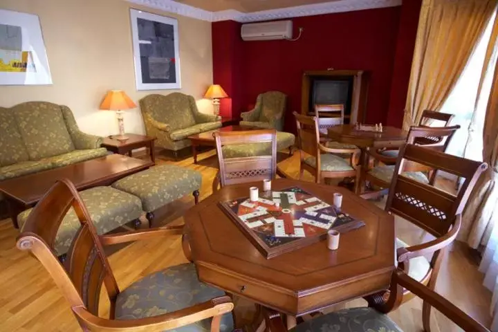 Business facilities, Seating Area in Hotel Juanito