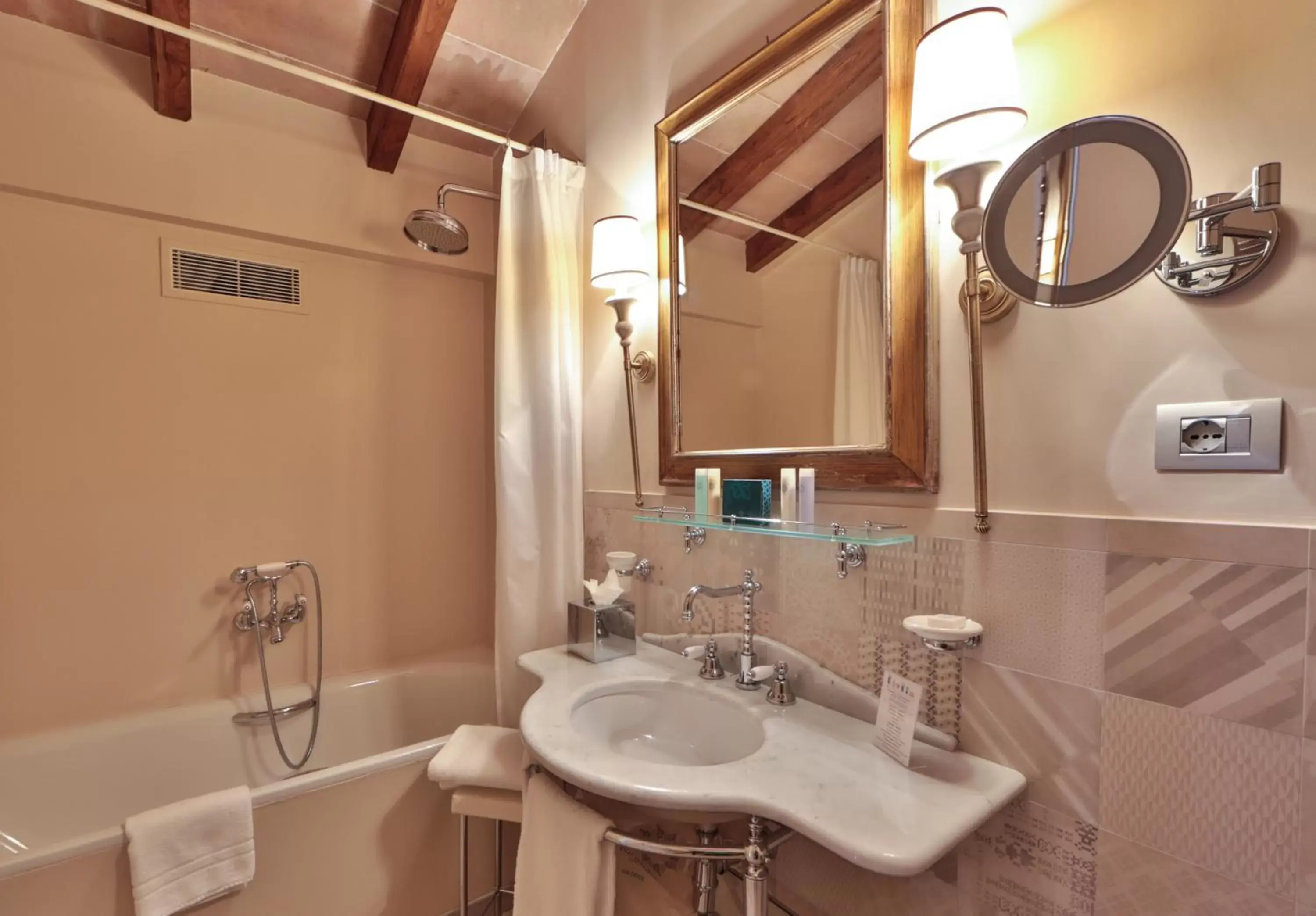Bathroom in Ville Sull'Arno