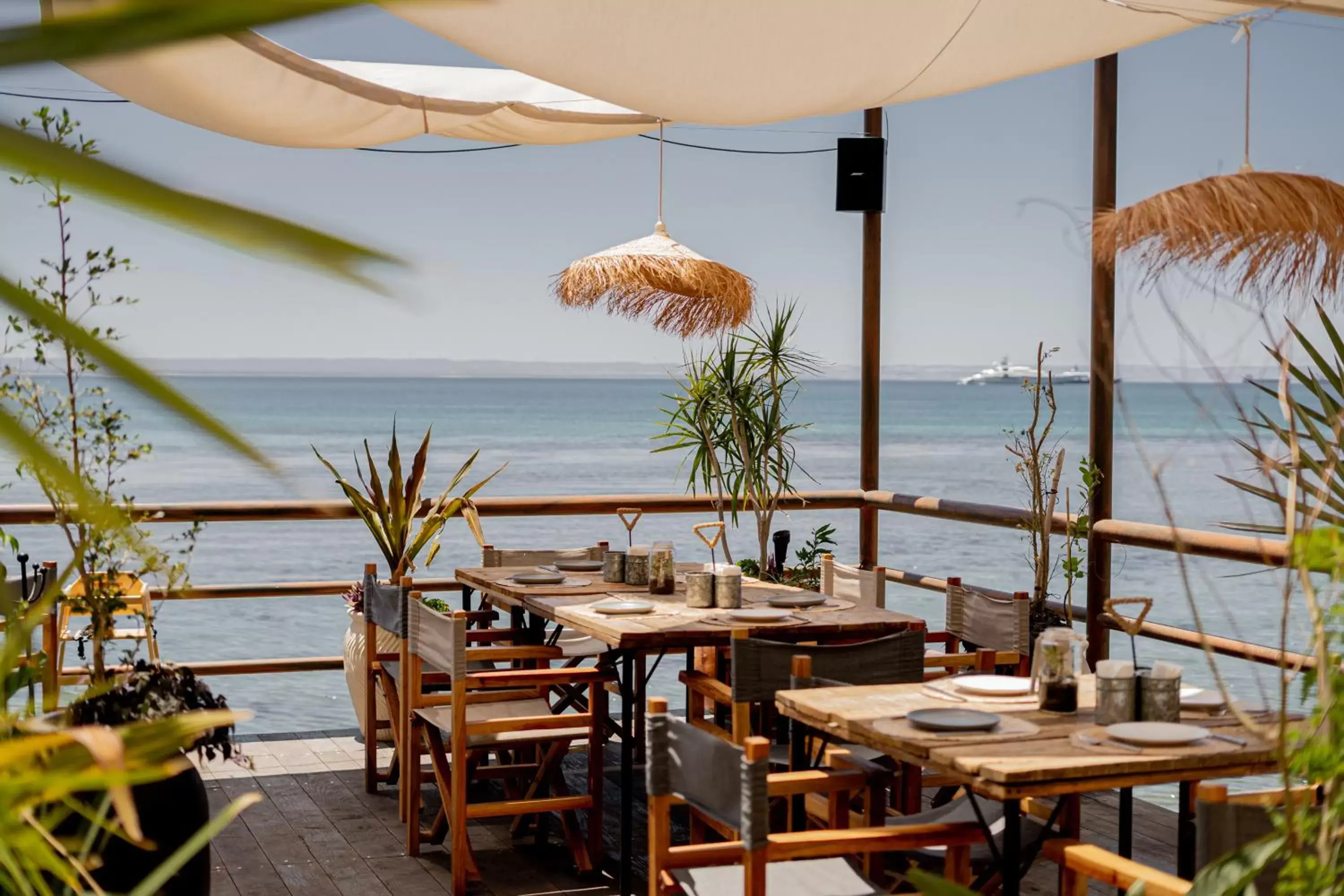 Restaurant/Places to Eat in La Concha Beach Hotel & Club