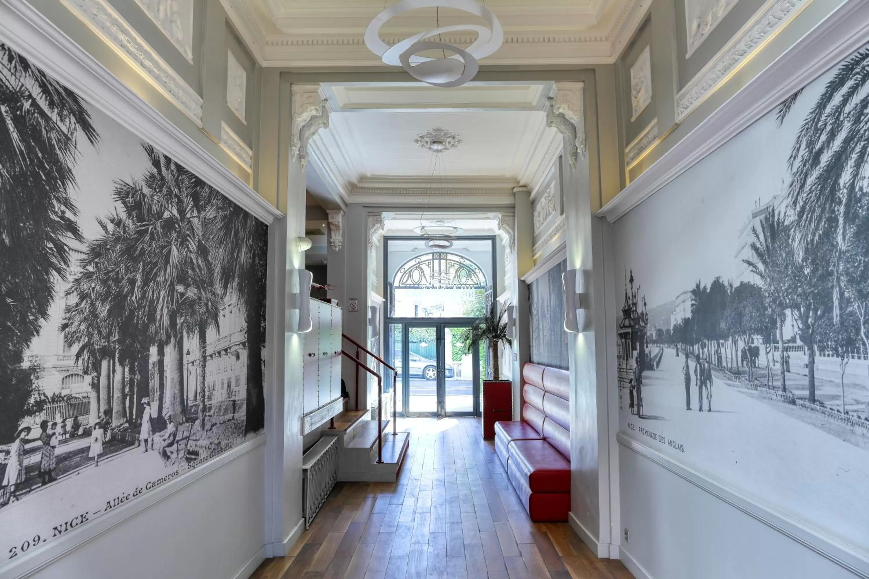 Lobby or reception, Bed in Nice Excelsior Centre ville by HappyCulture