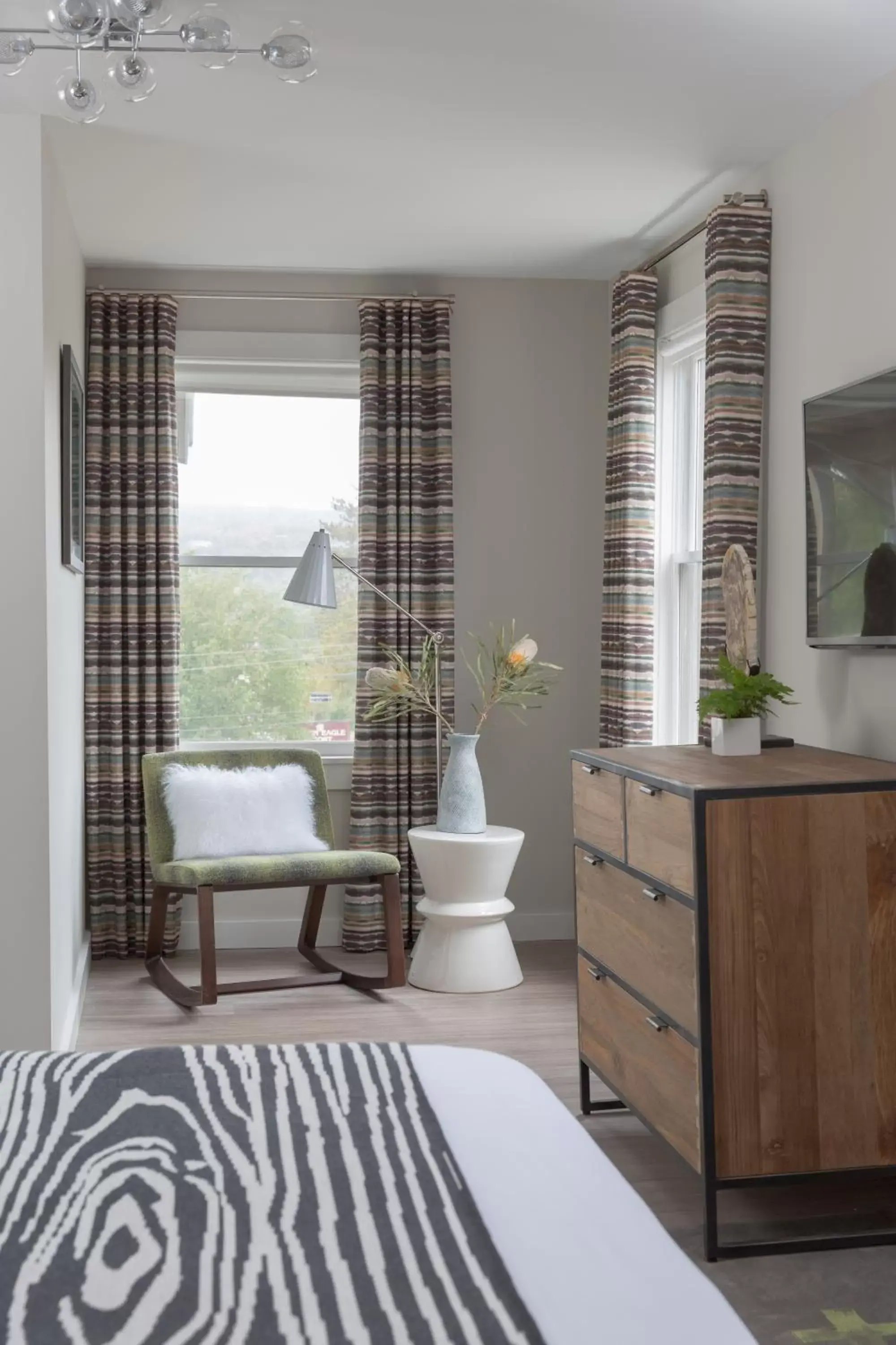 Deluxe Queen Room in Field Guide Lodge Deluxe Queen Room in Field Guide Lodge