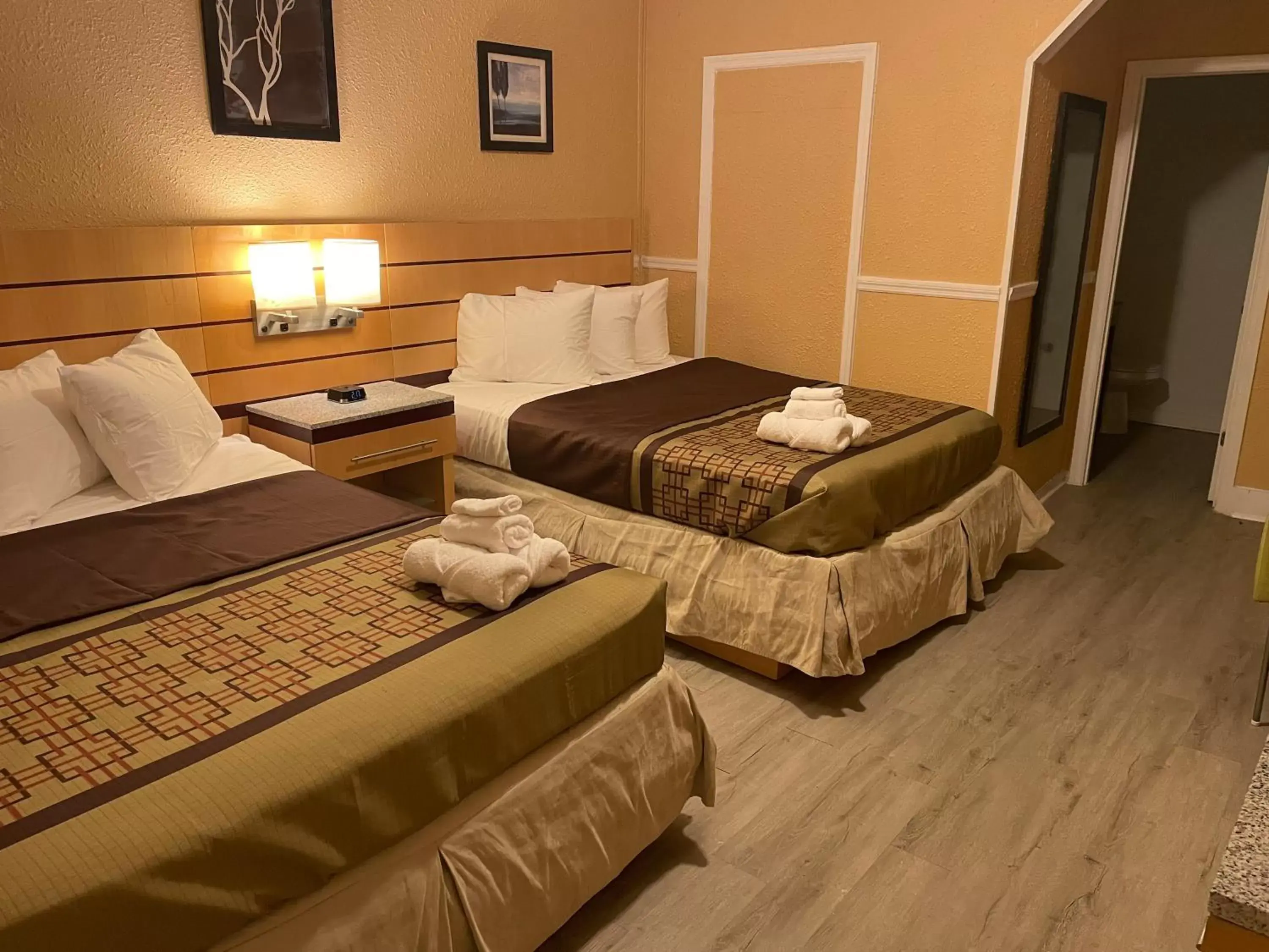 Bed in Sunburst Hotel