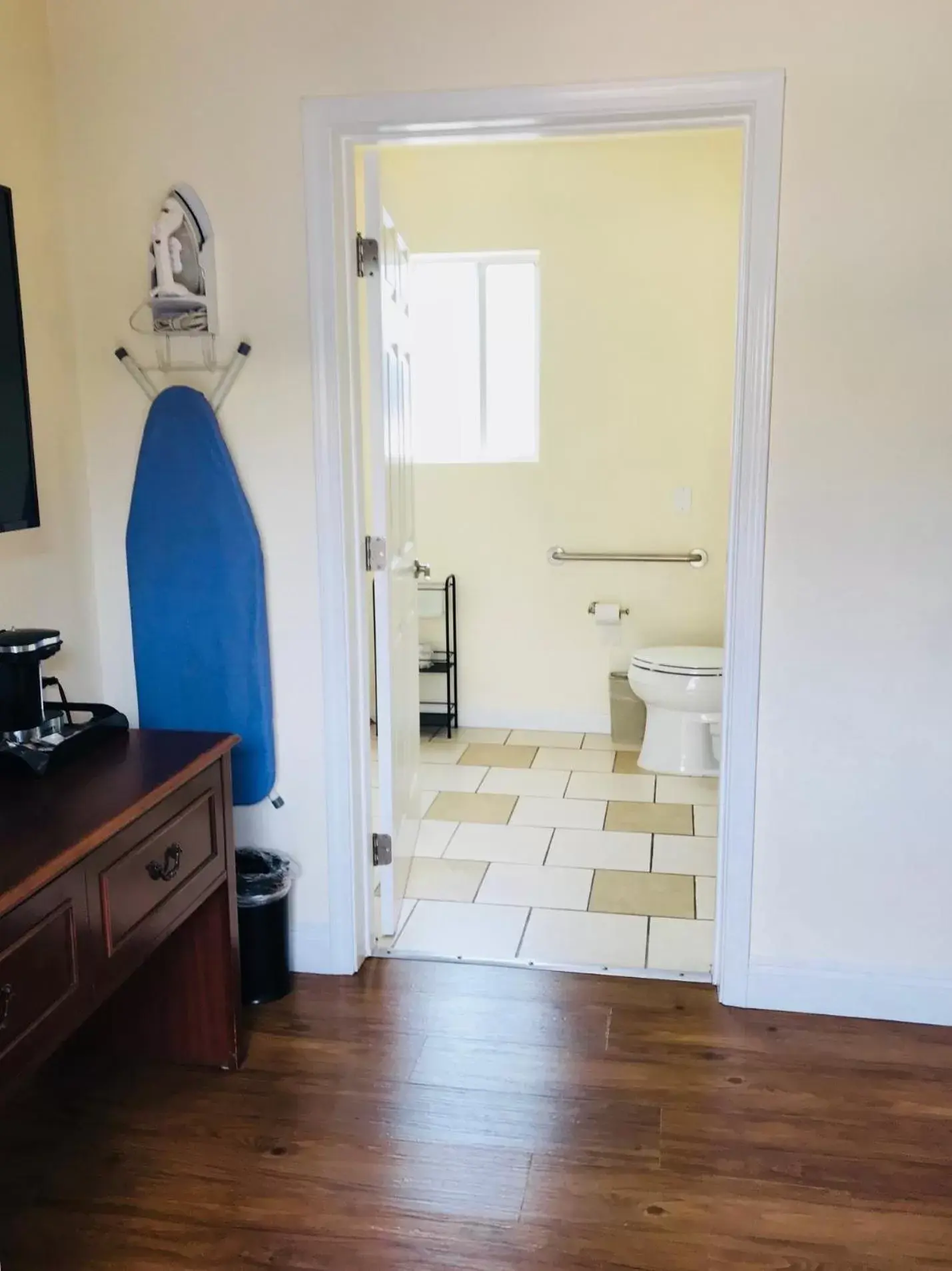 Bathroom in Bella Capri Inn and Suites