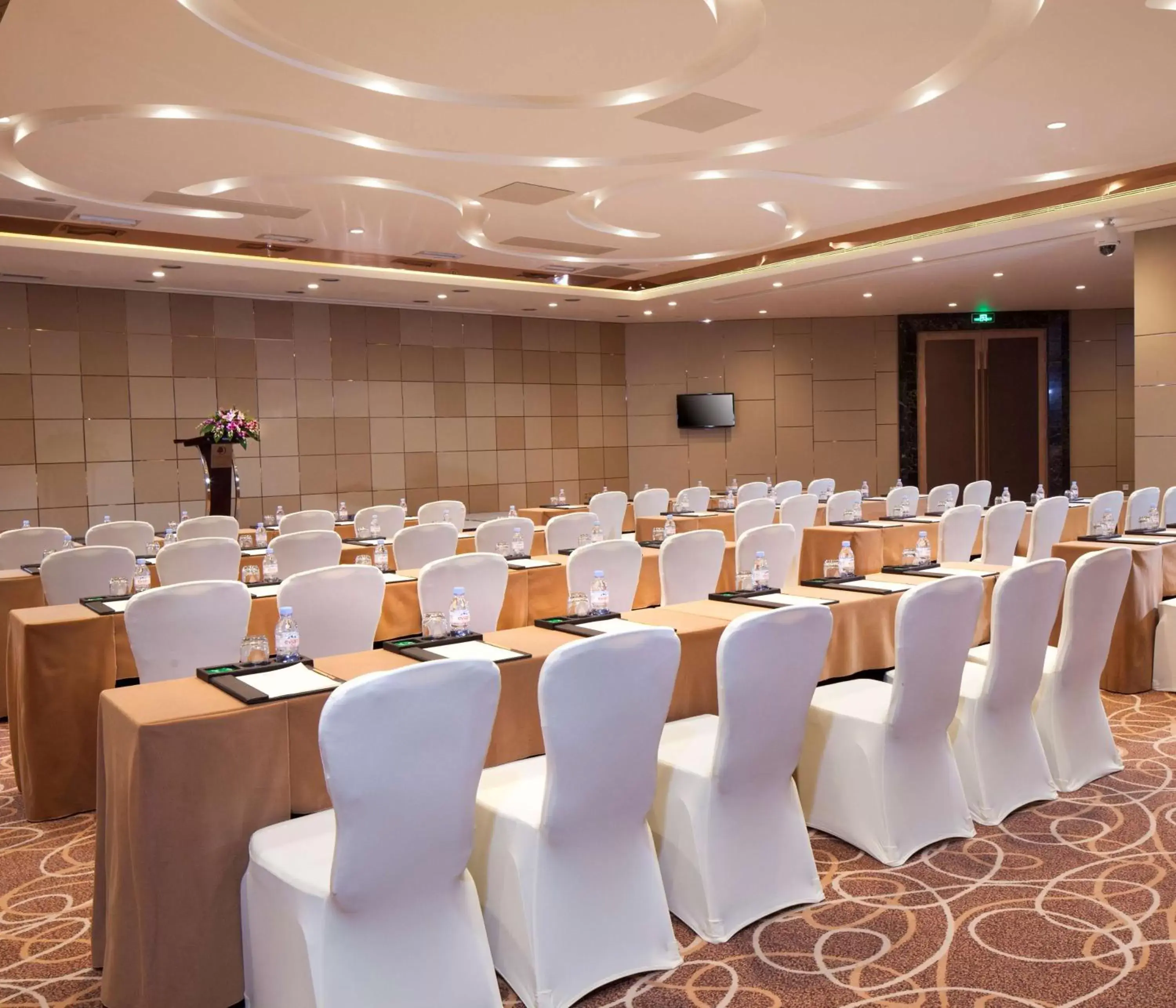 Meeting/conference room in DoubleTree by Hilton Guangzhou - Closed to Sun Yat-sen Memorial Hall and Beijing Road Pedestrian Street