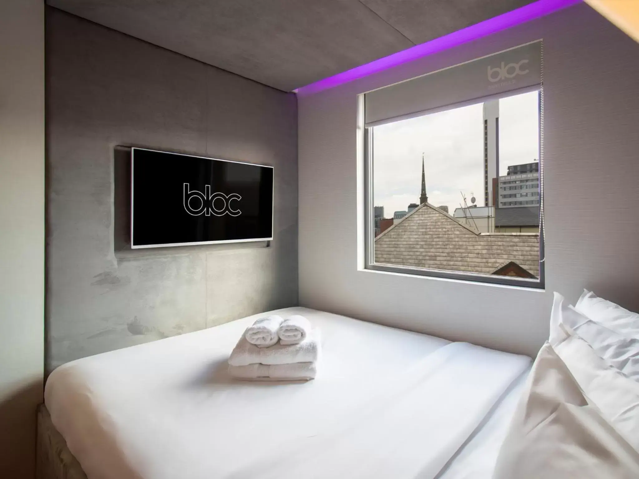 Bedroom, Bed in Bloc Hotel Birmingham