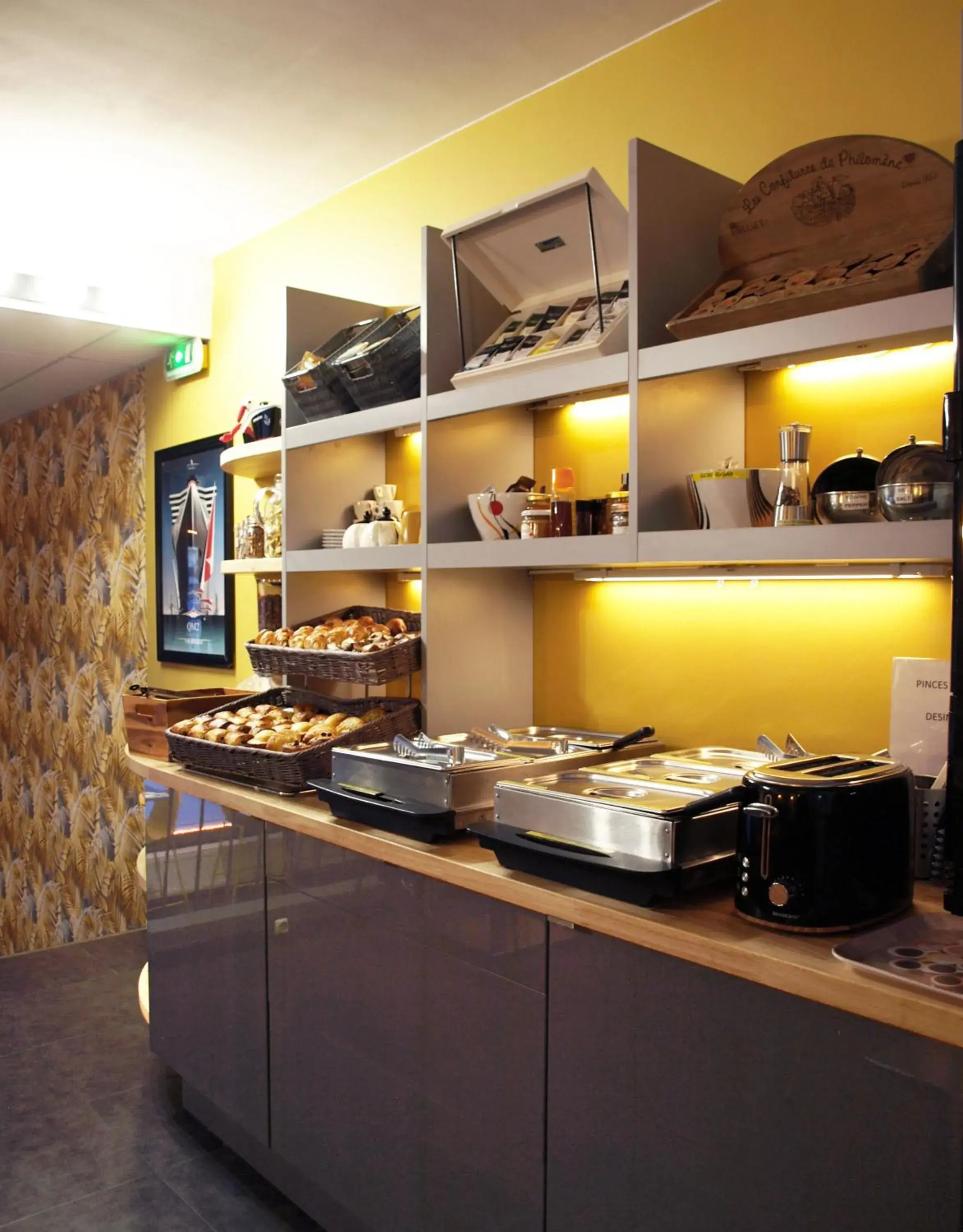 Buffet breakfast, Kitchen/Kitchenette in The Originals City, Hotel de l'Europe, Saint-Nazaire