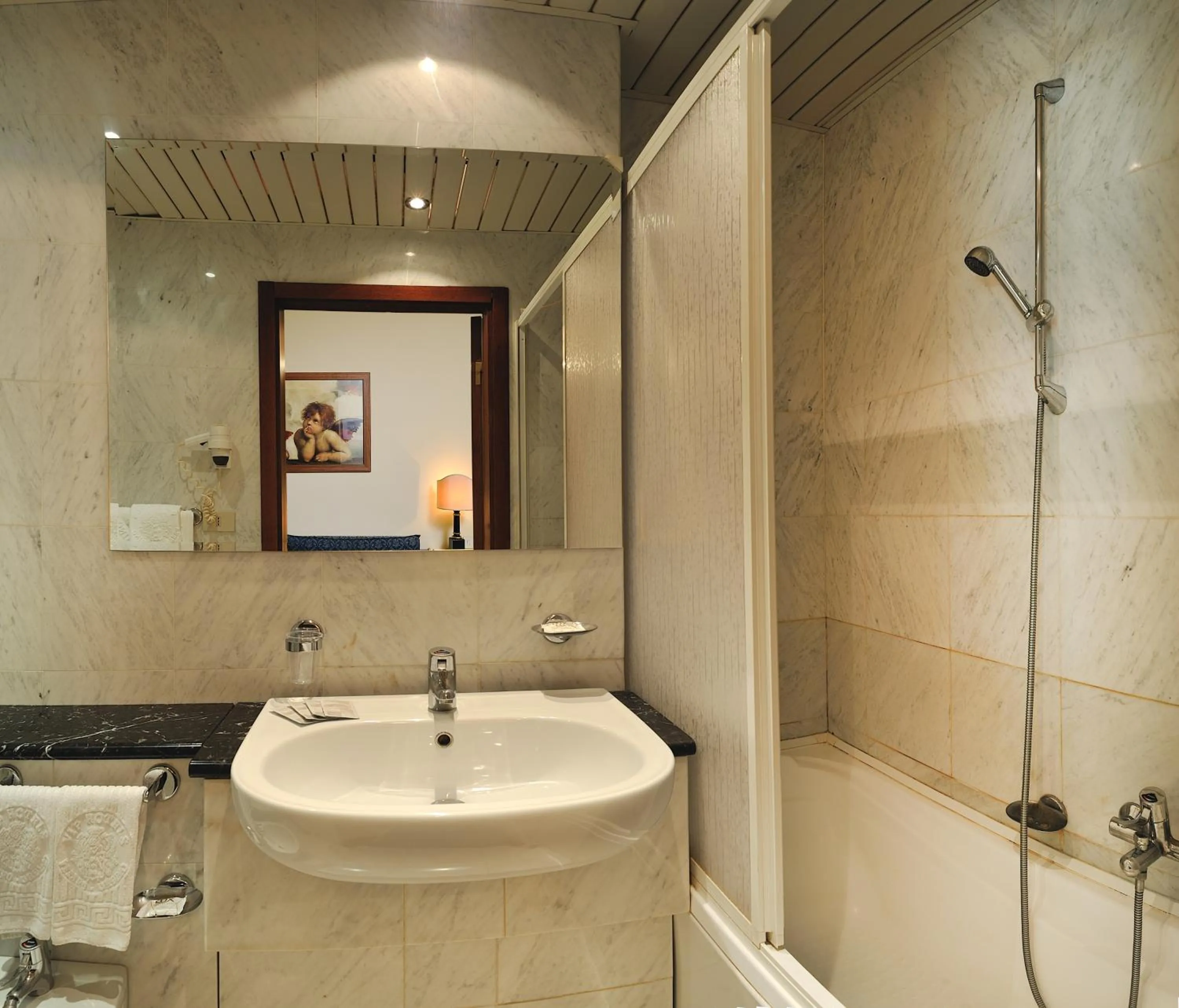Bathroom in Hotel & Residence Dei Duchi