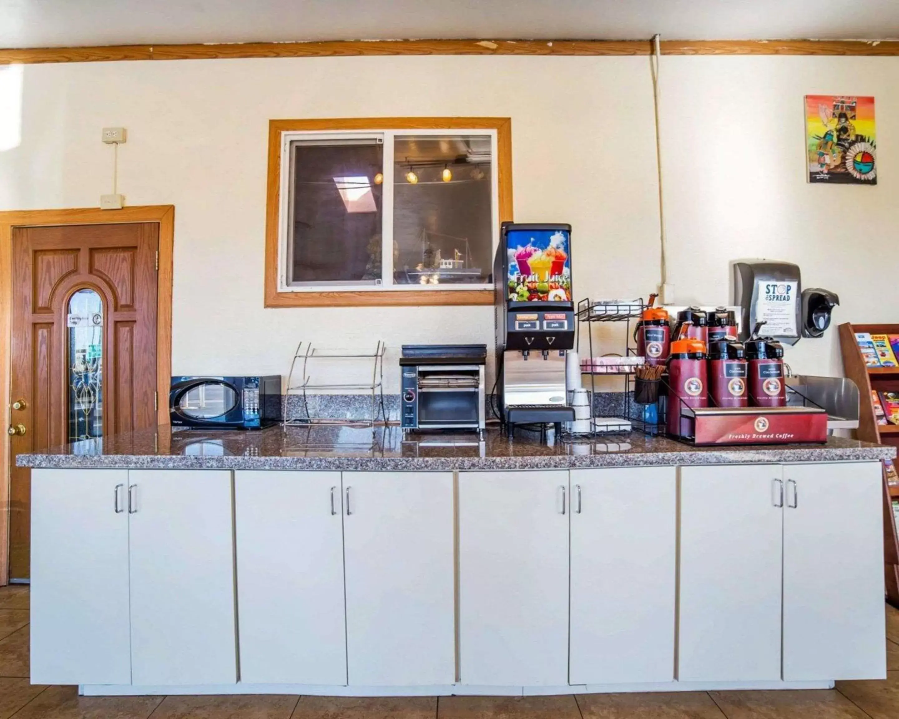 Restaurant/places to eat, Kitchen/Kitchenette in Rodeway Inn at Lake Powell