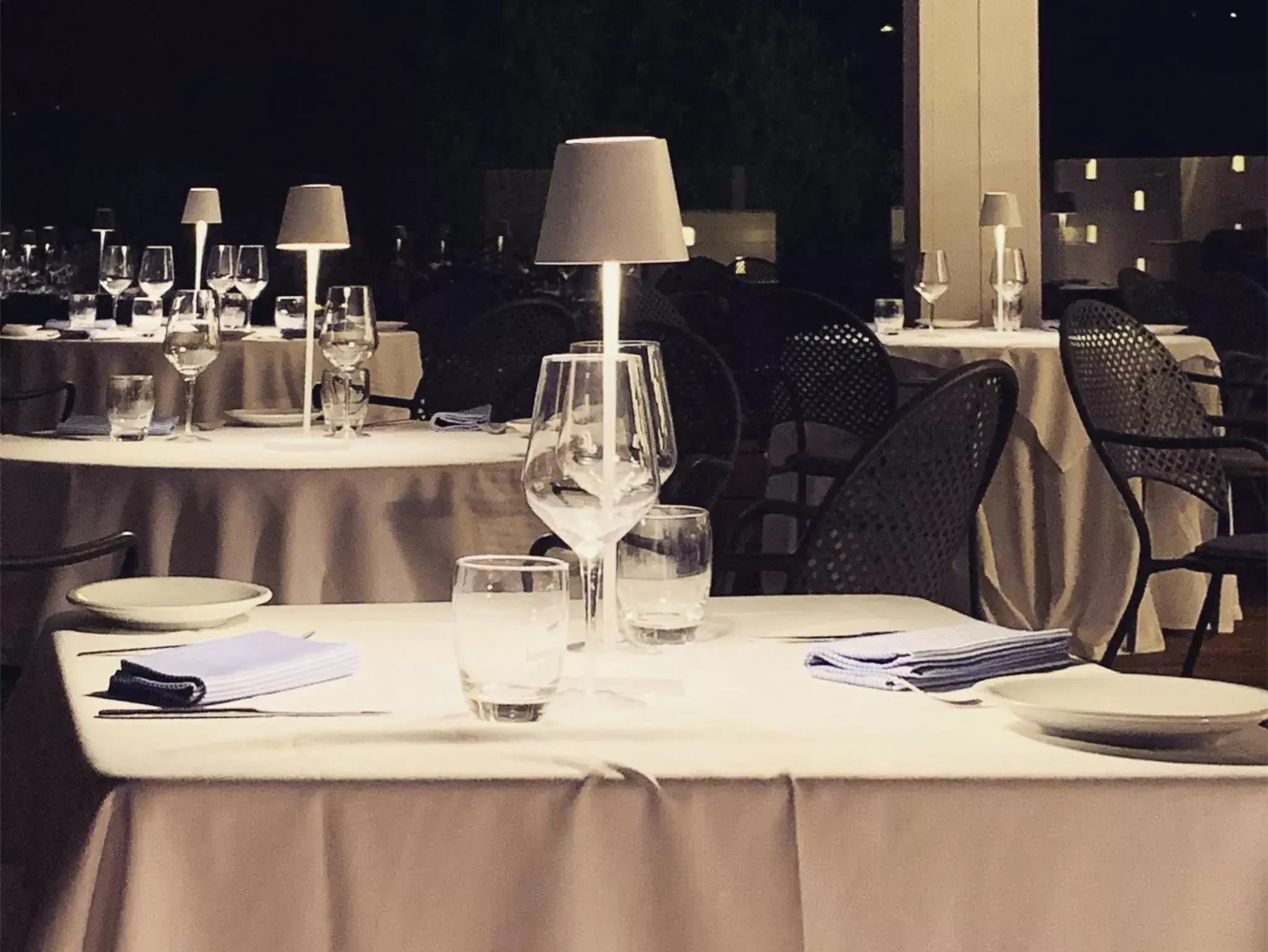 Restaurant/Places to Eat in Hotel Villa Durrueli Resort & Spa