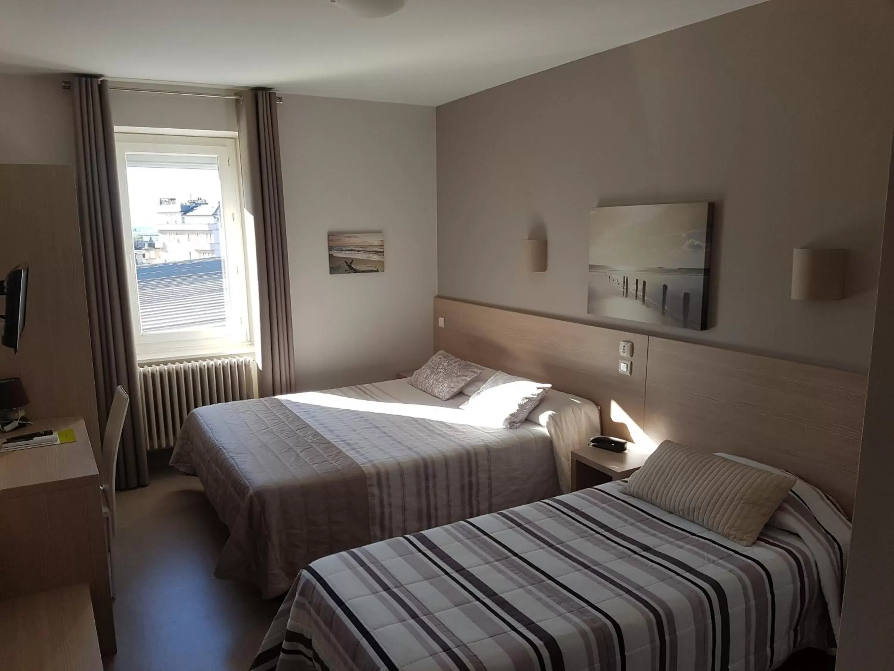 Bedroom, Bed in Logis Hôtel Restaurant du Midi - Rodez Centre Bedroom, Bed in Logis Hôtel Restaurant du Midi - Rodez Centre