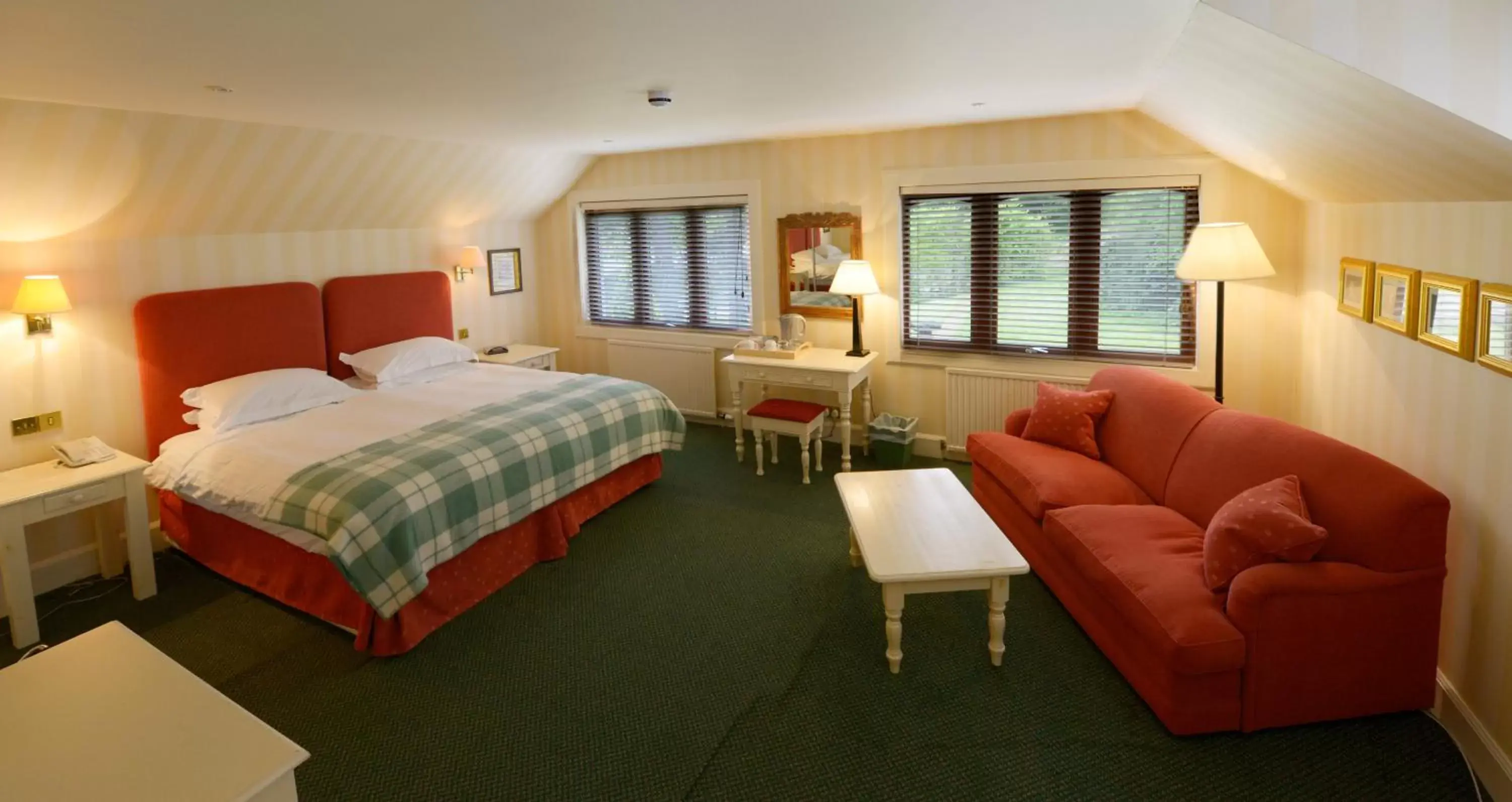 Photo of the whole room, Room Photo in The Factor's Inn & Factor's Cottage