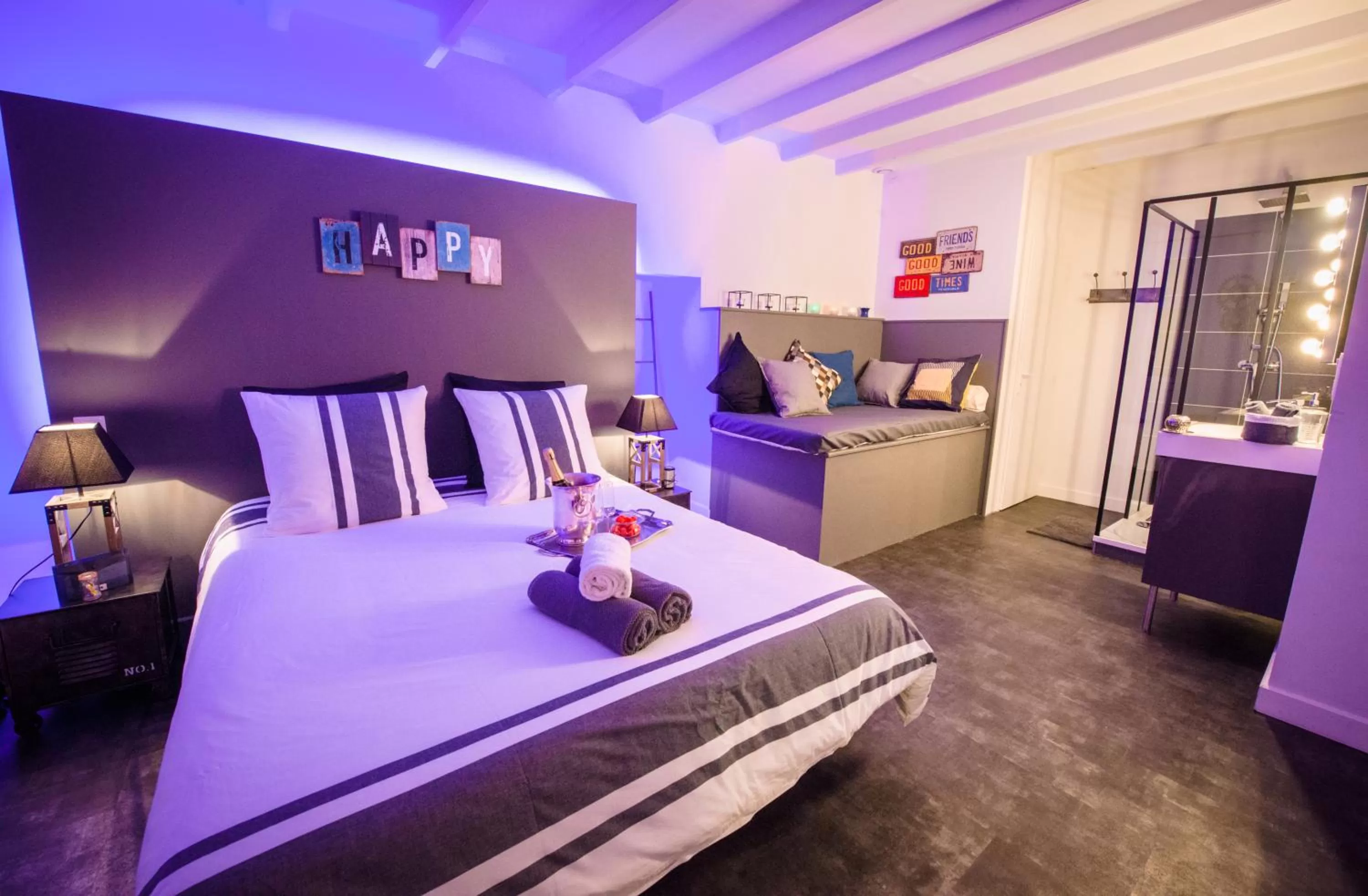 Photo of the whole room, Bed in La Maison Gustave