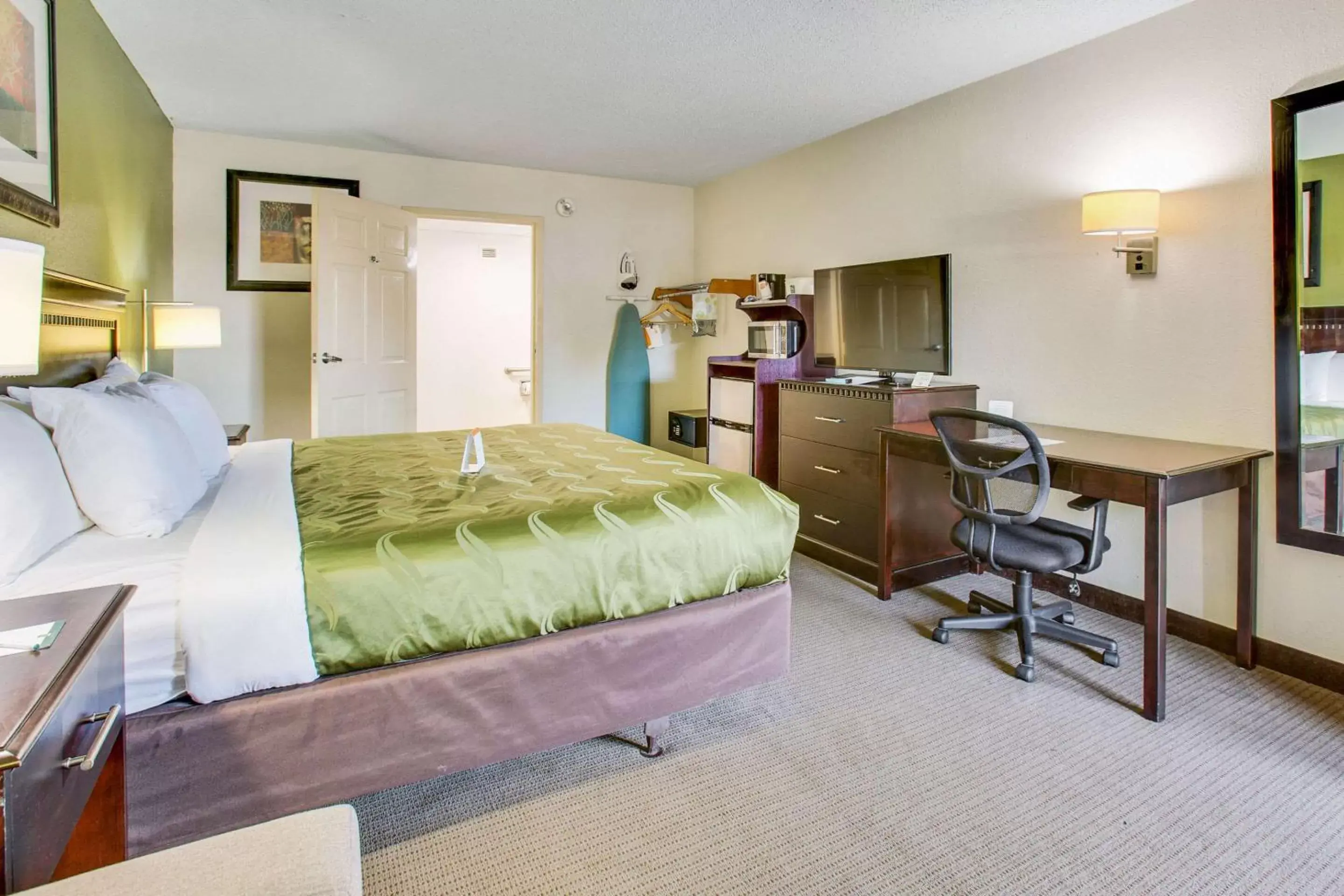 Bedroom in Quality Inn Fort Campbell